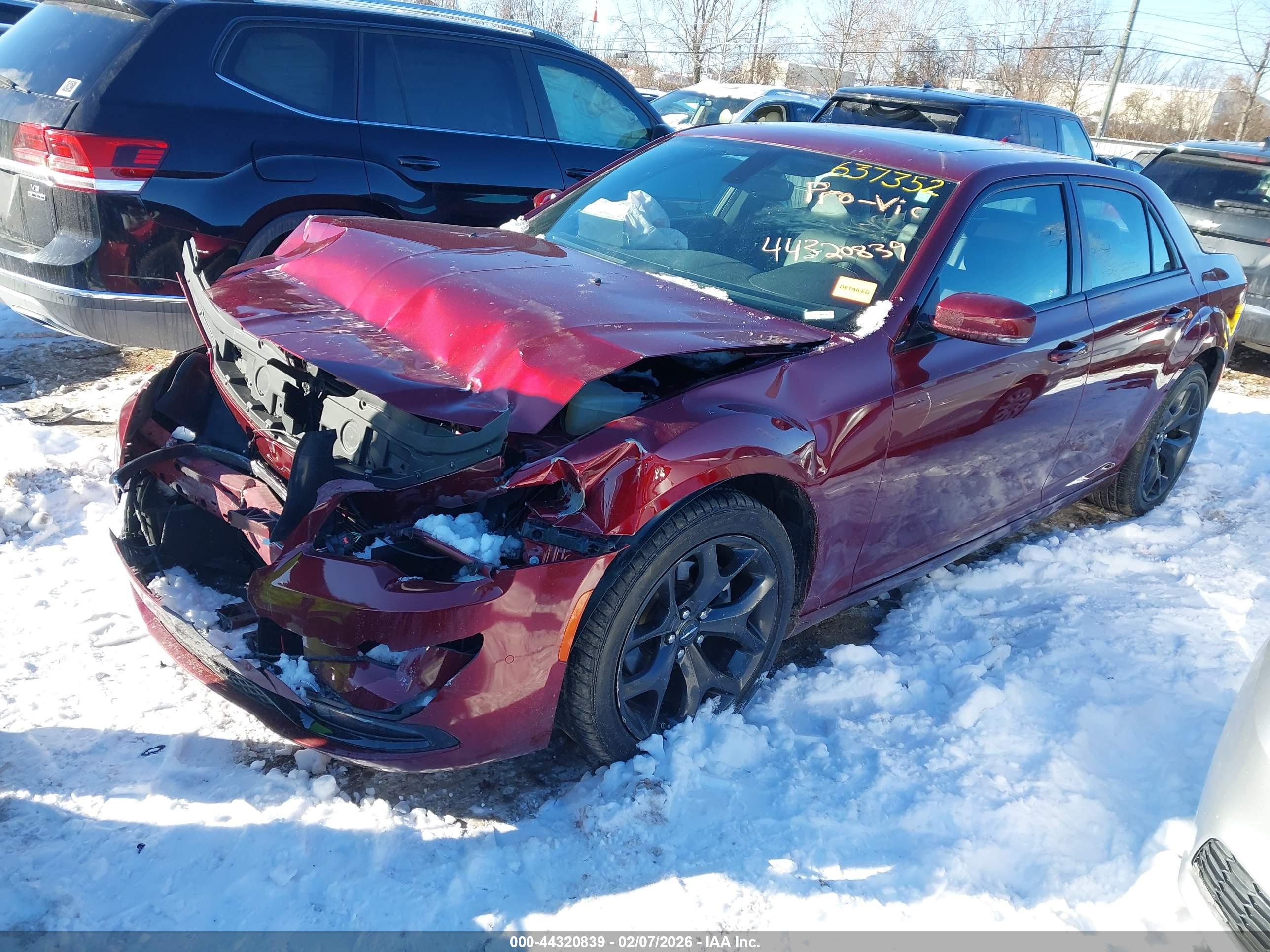 CHRYSLER 300 image 2