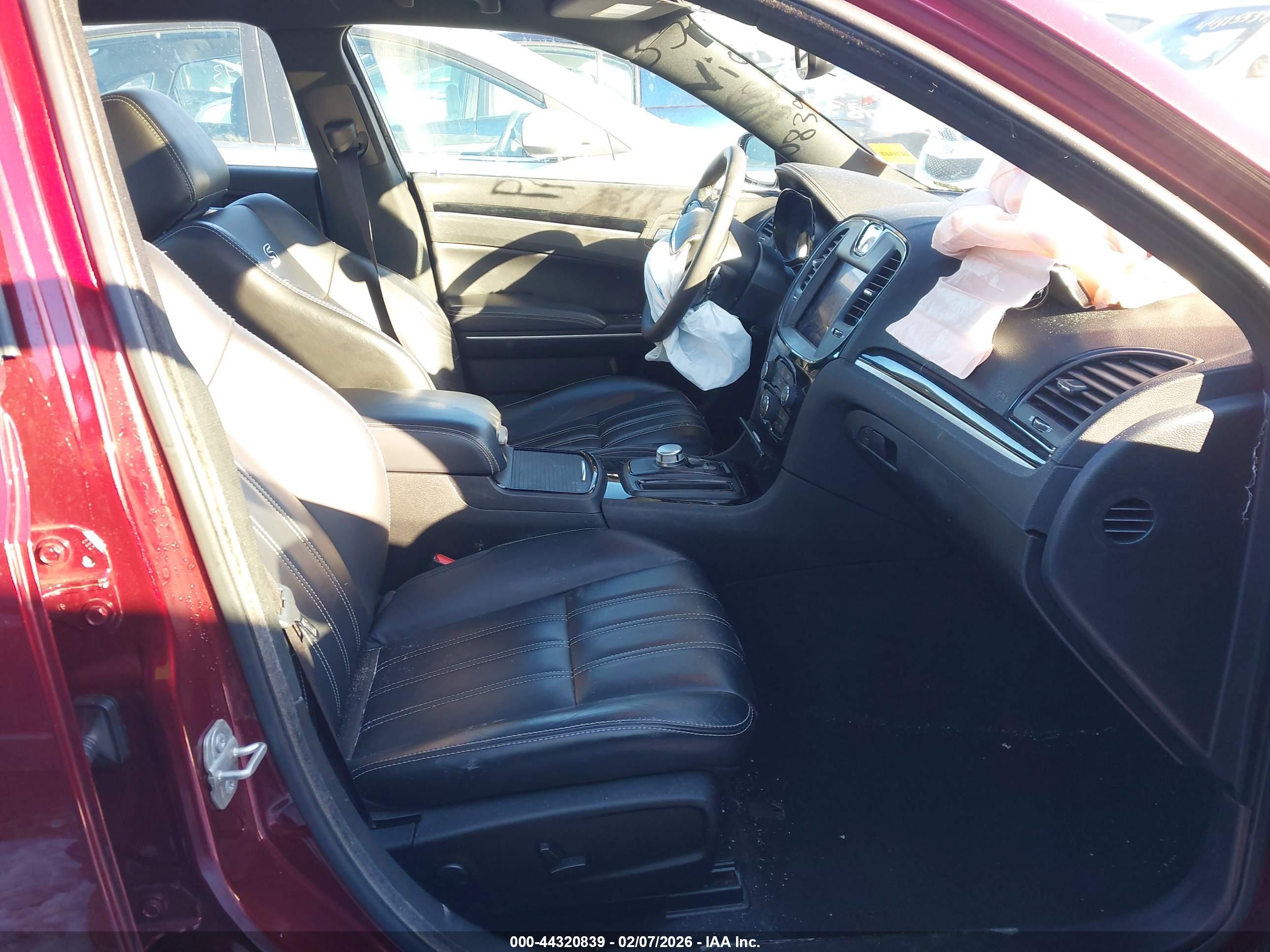CHRYSLER 300 image 5