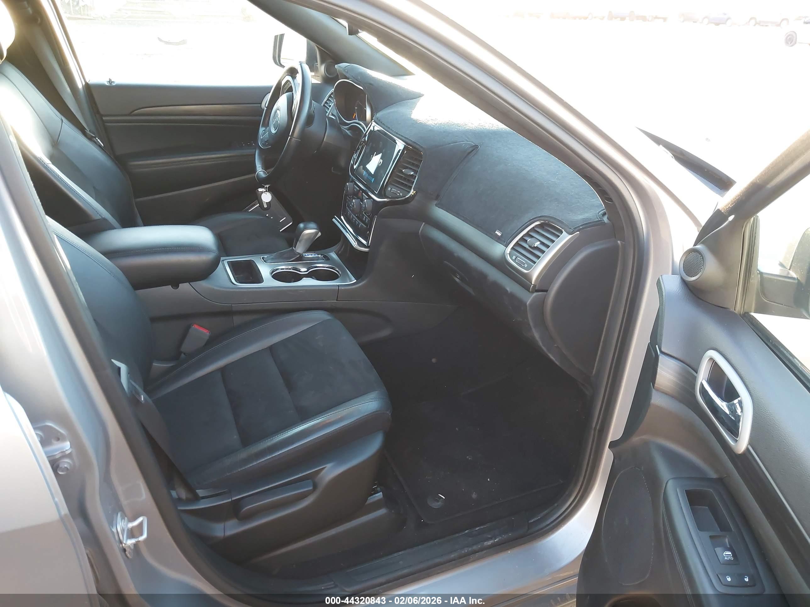 JEEP GRAND image 5