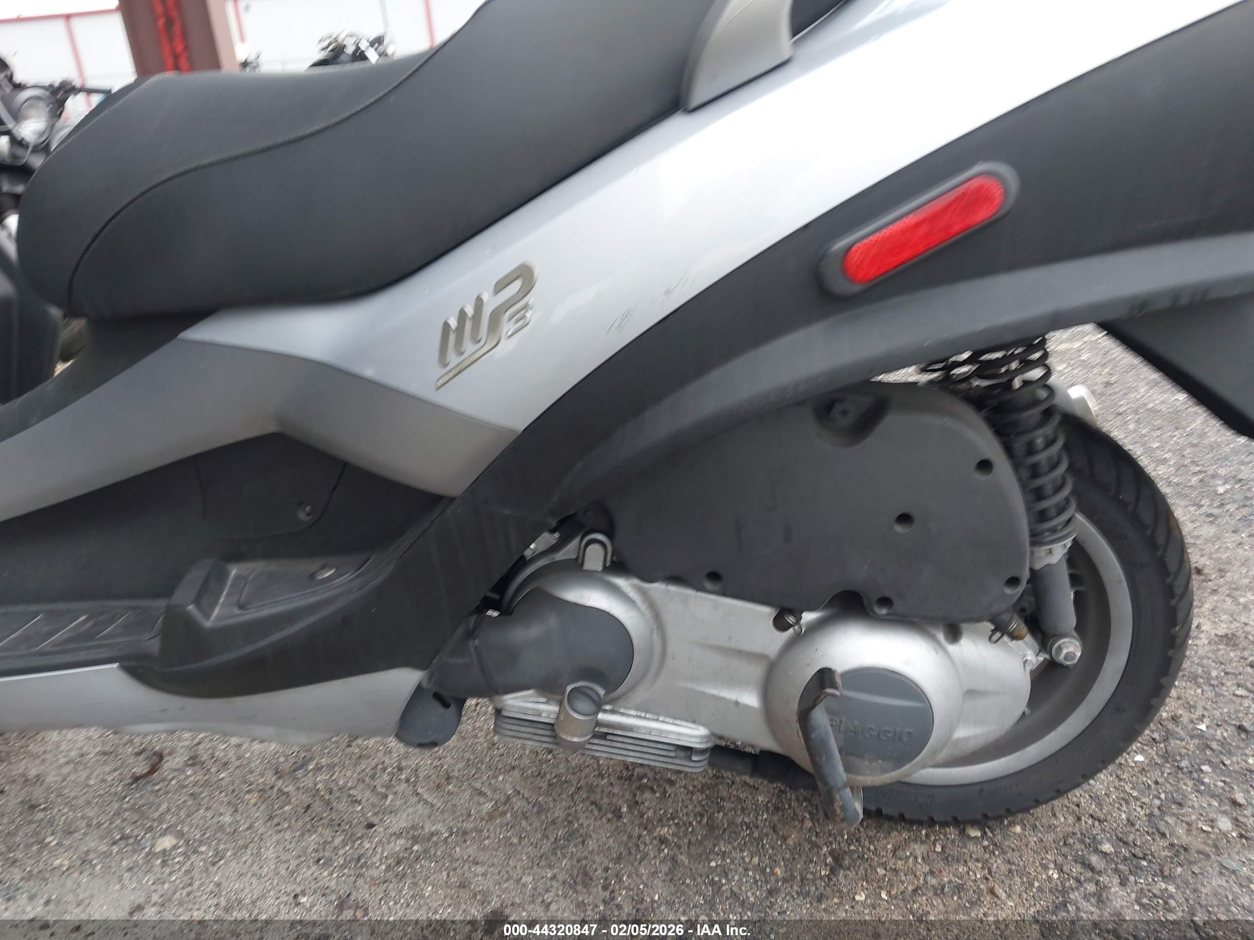 PIAGGIO MP3 image 9