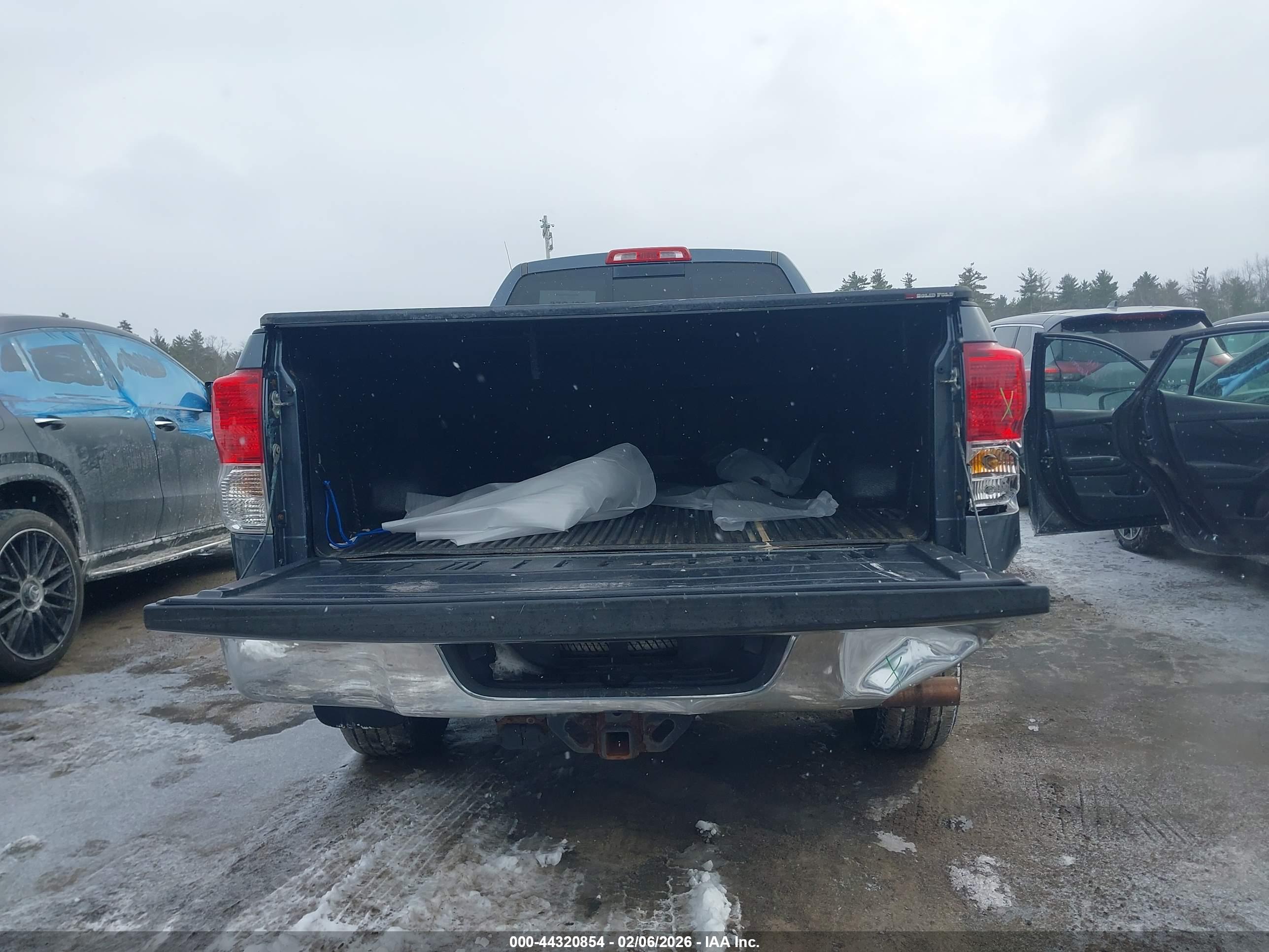TOYOTA TUNDRA image 6
