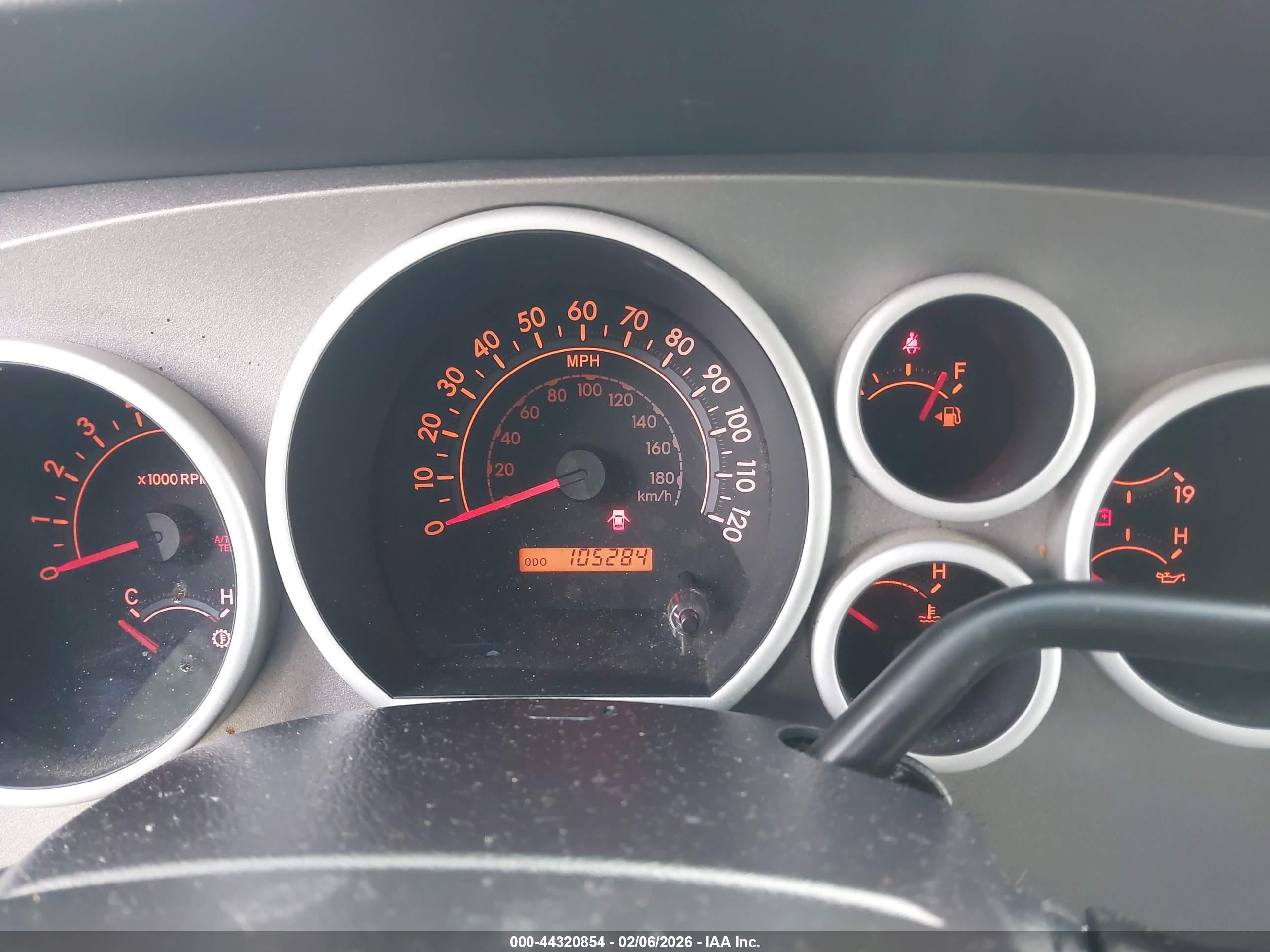 TOYOTA TUNDRA image 7