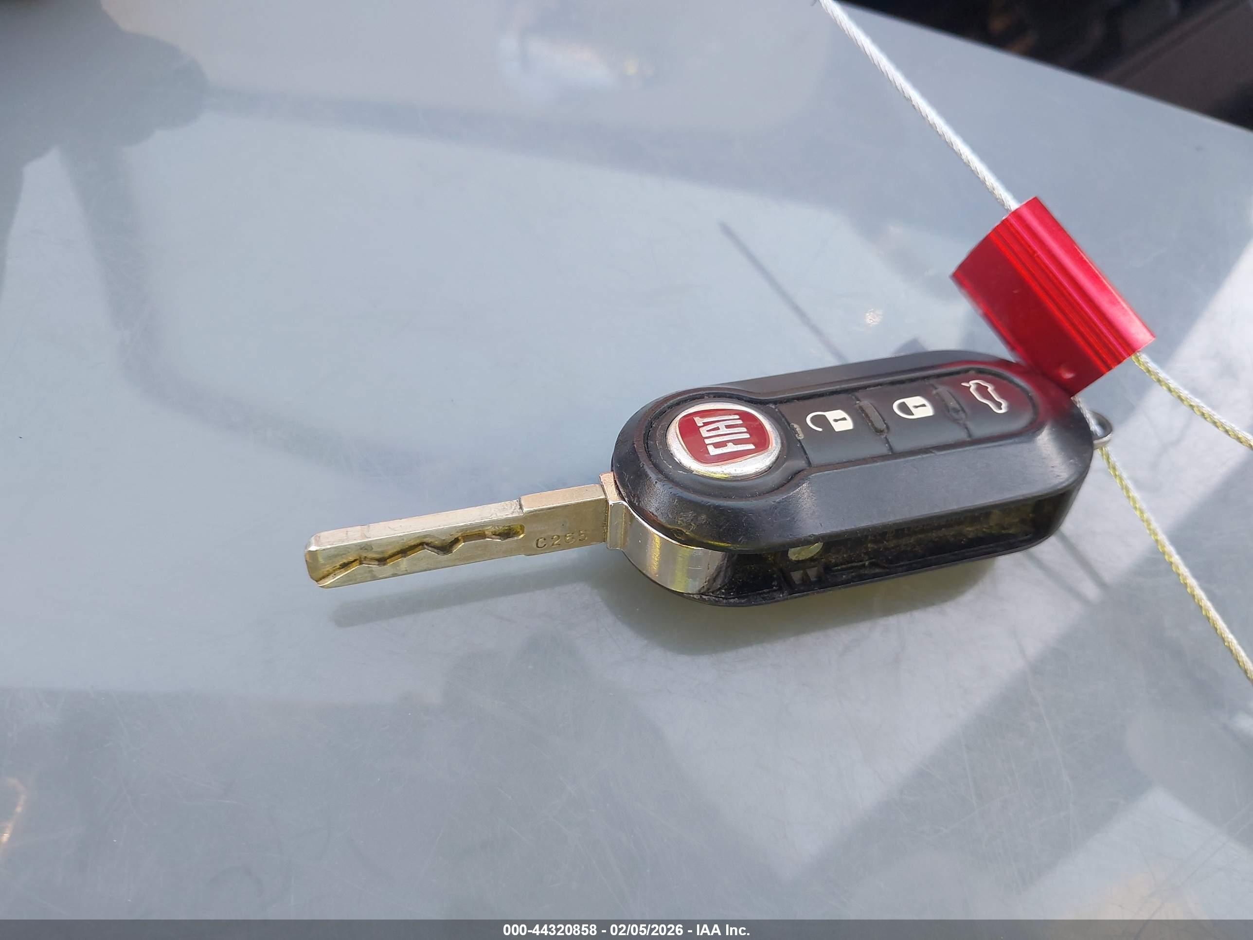 FIAT 500E image 11