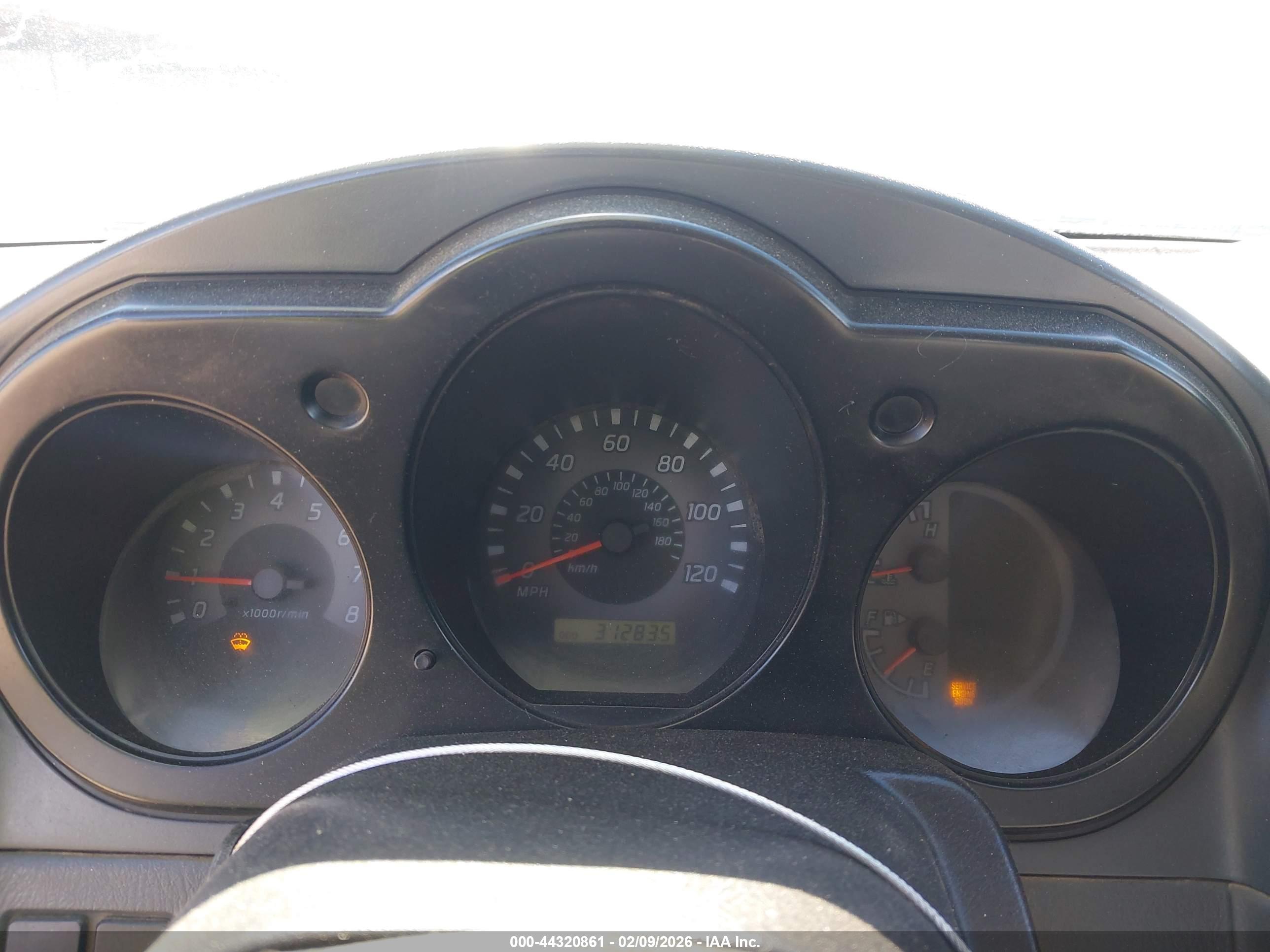 NISSAN FRONTIER image 7