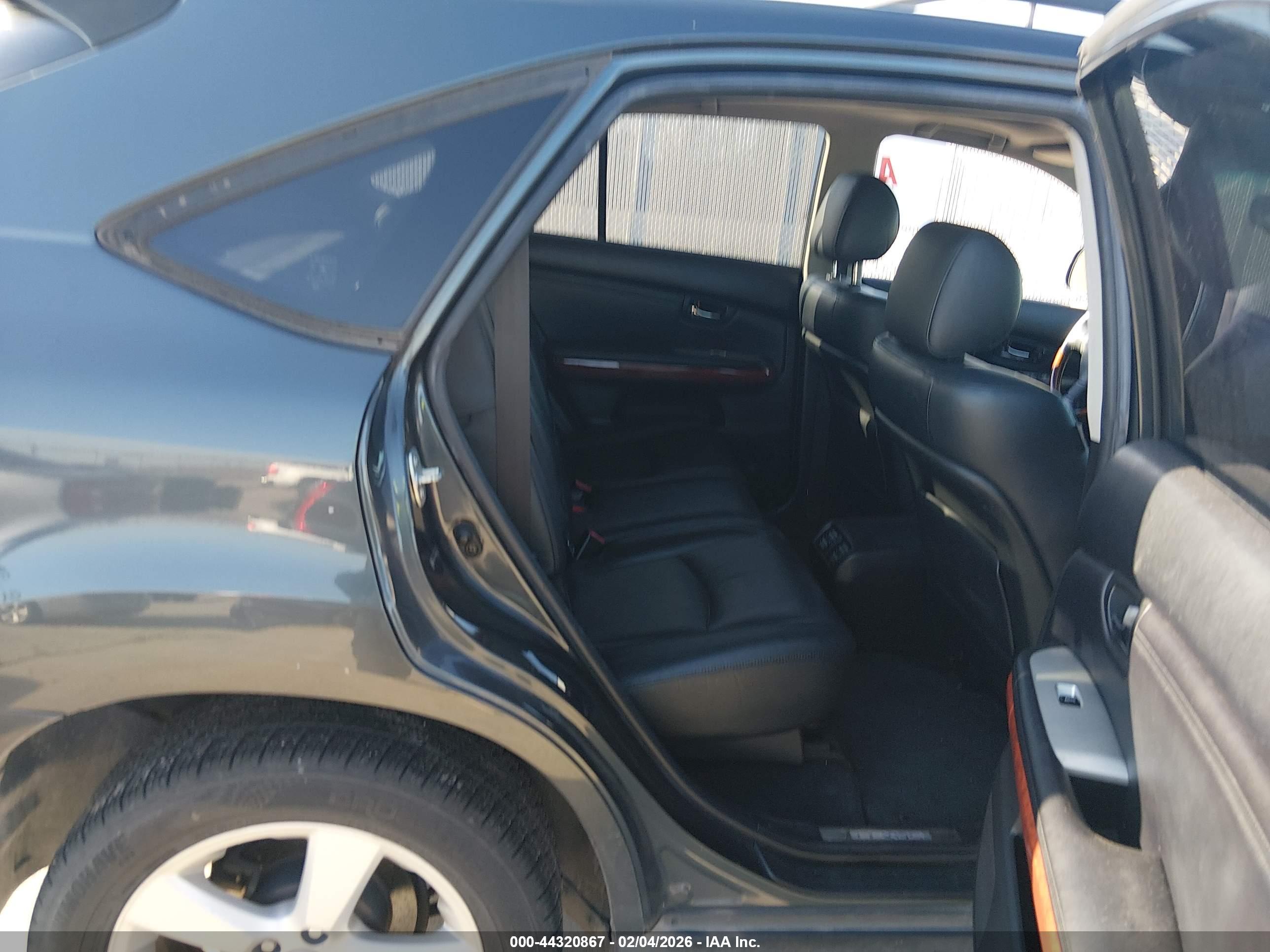 LEXUS RX image 8
