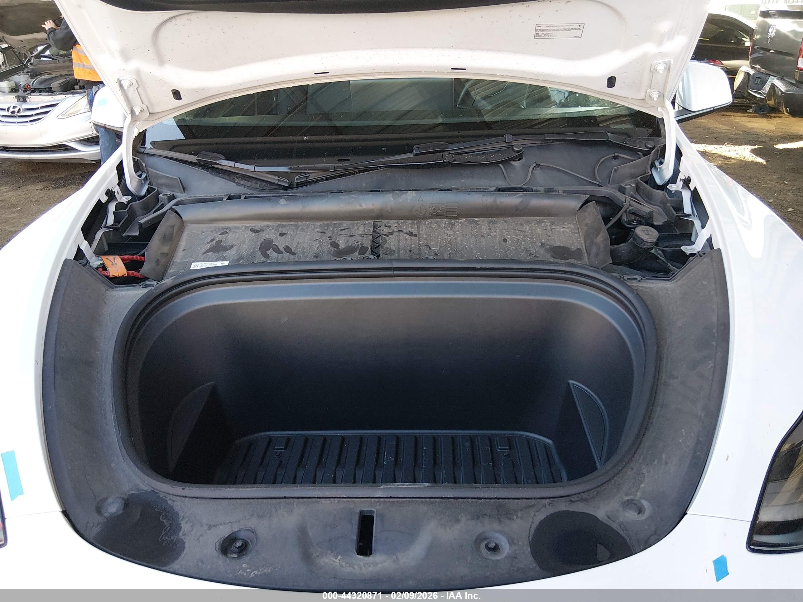 TESLA MODEL image 10