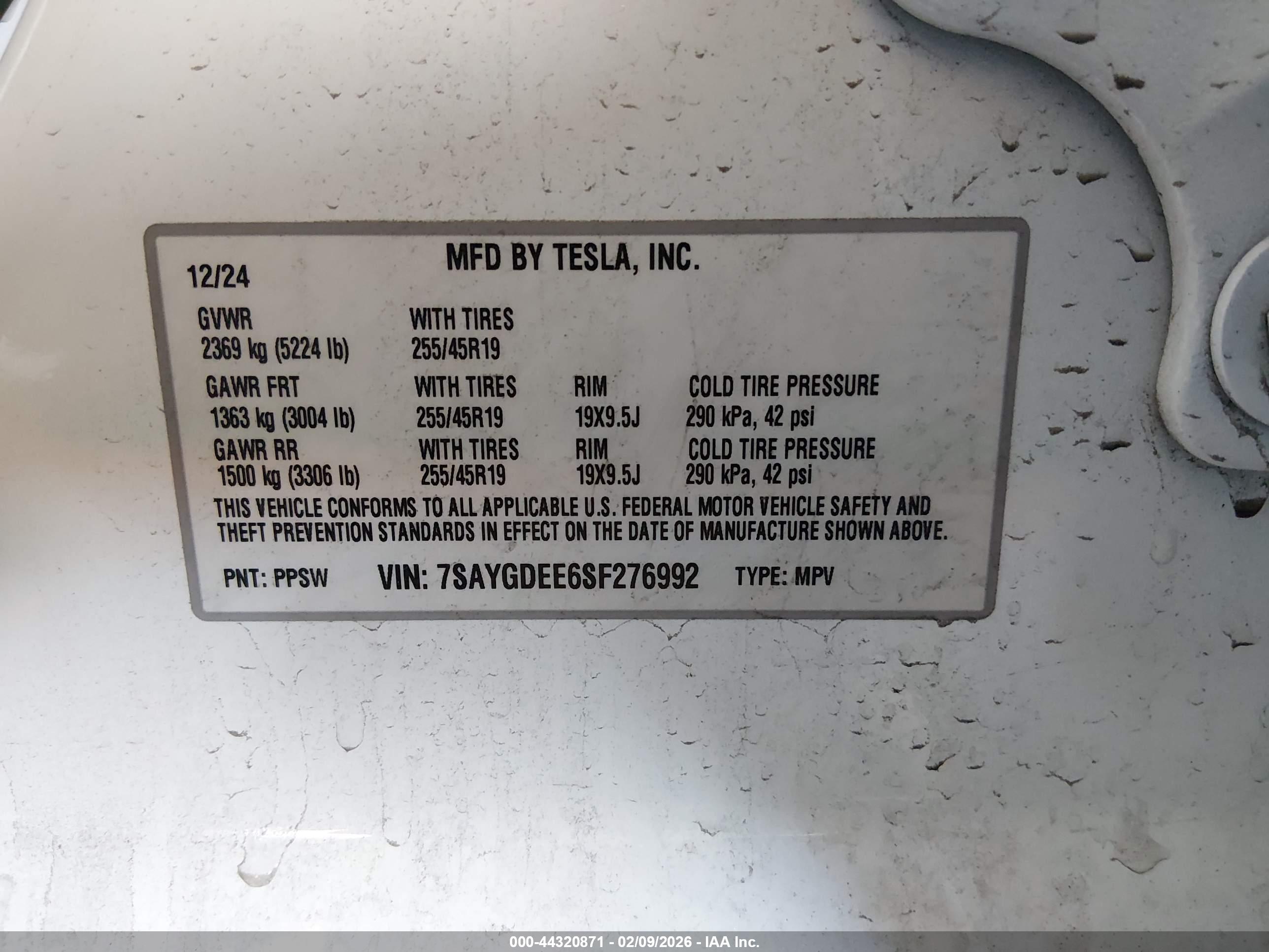 TESLA MODEL image 9
