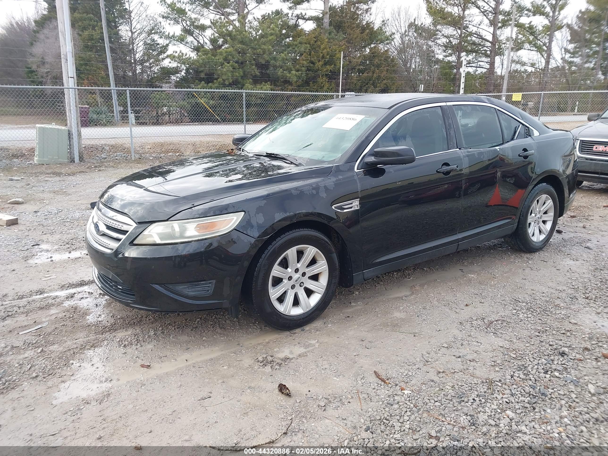 FORD TAURUS image 2