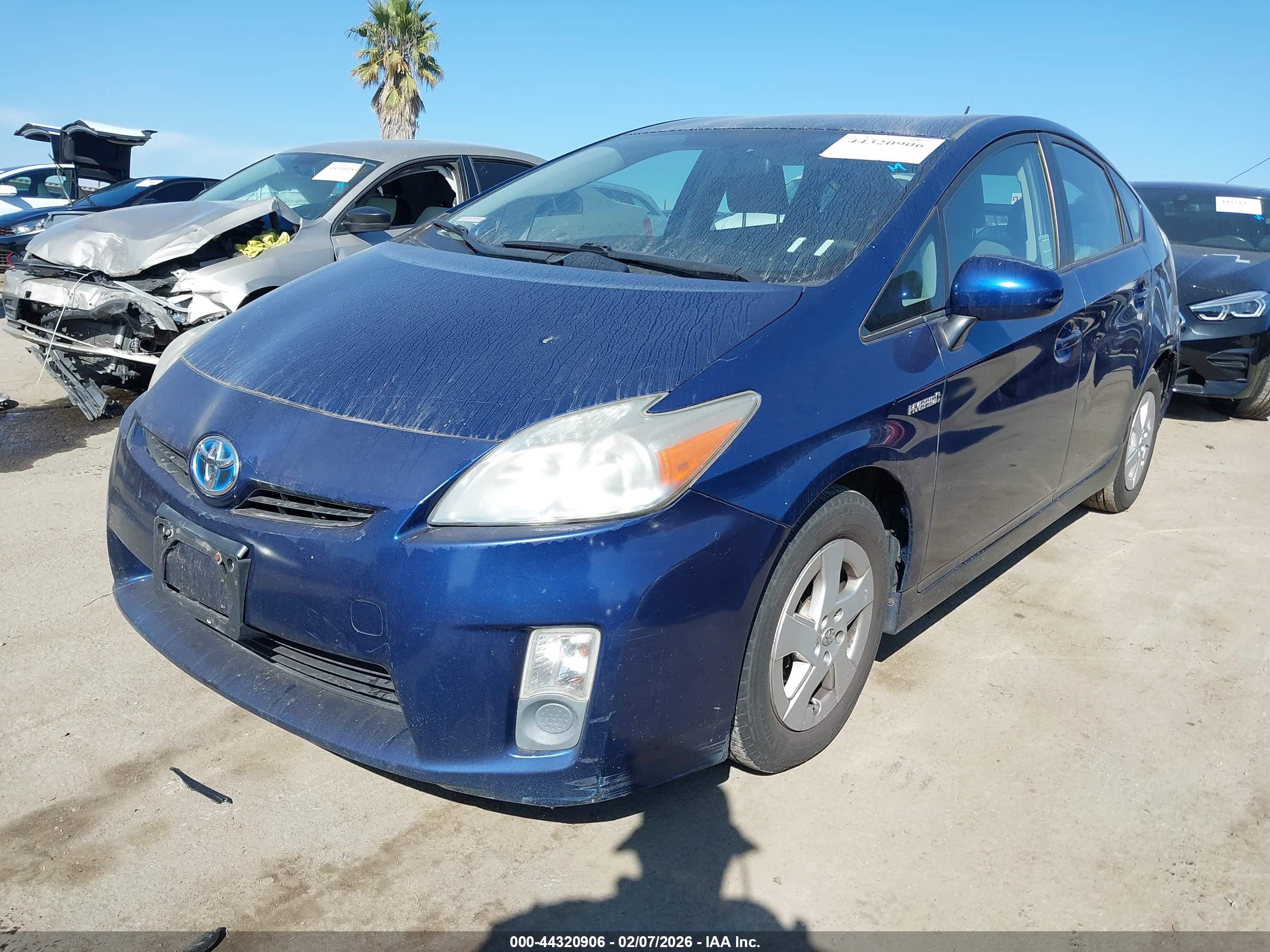 TOYOTA PRIUS image 2
