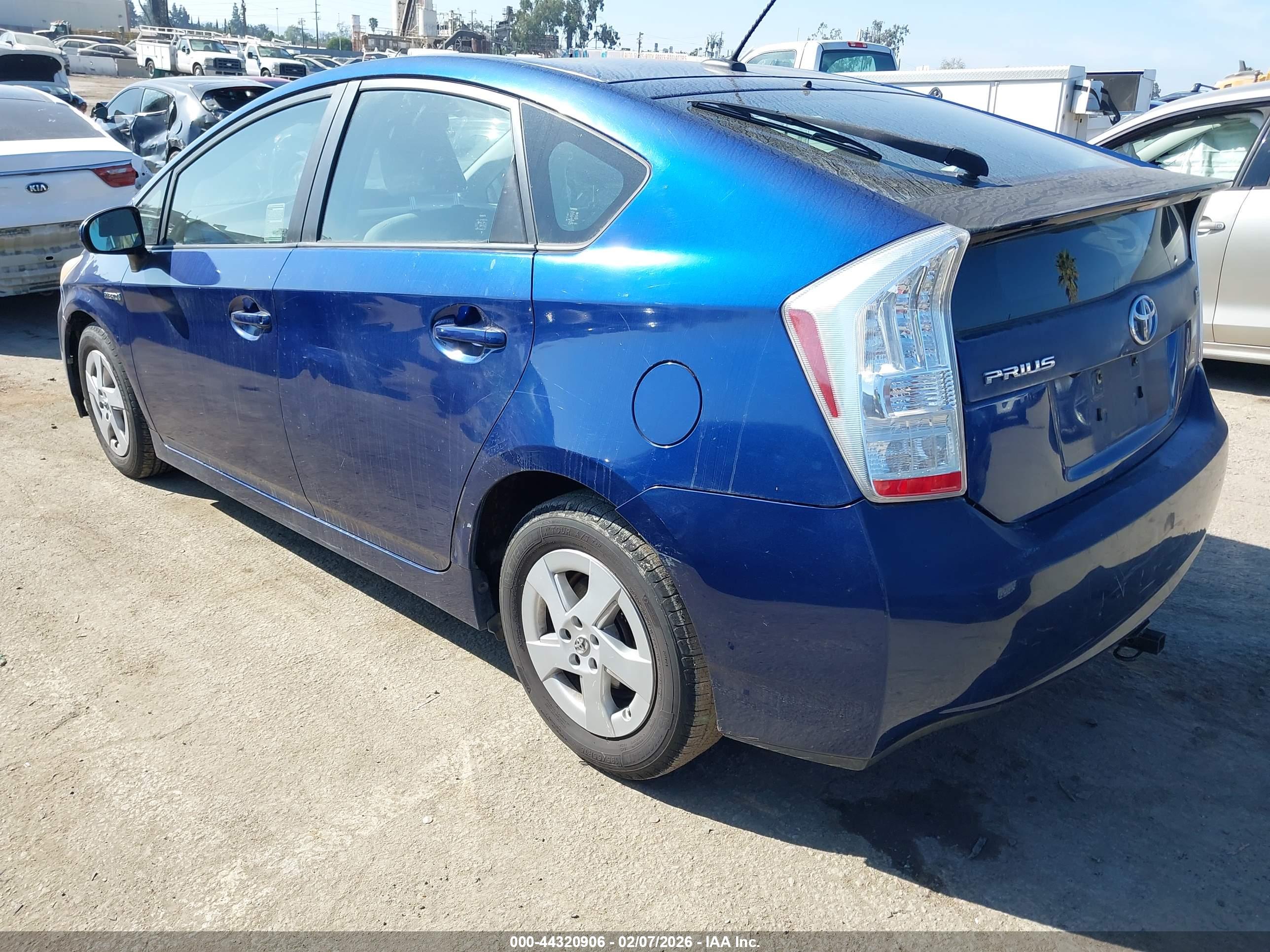 TOYOTA PRIUS image 3