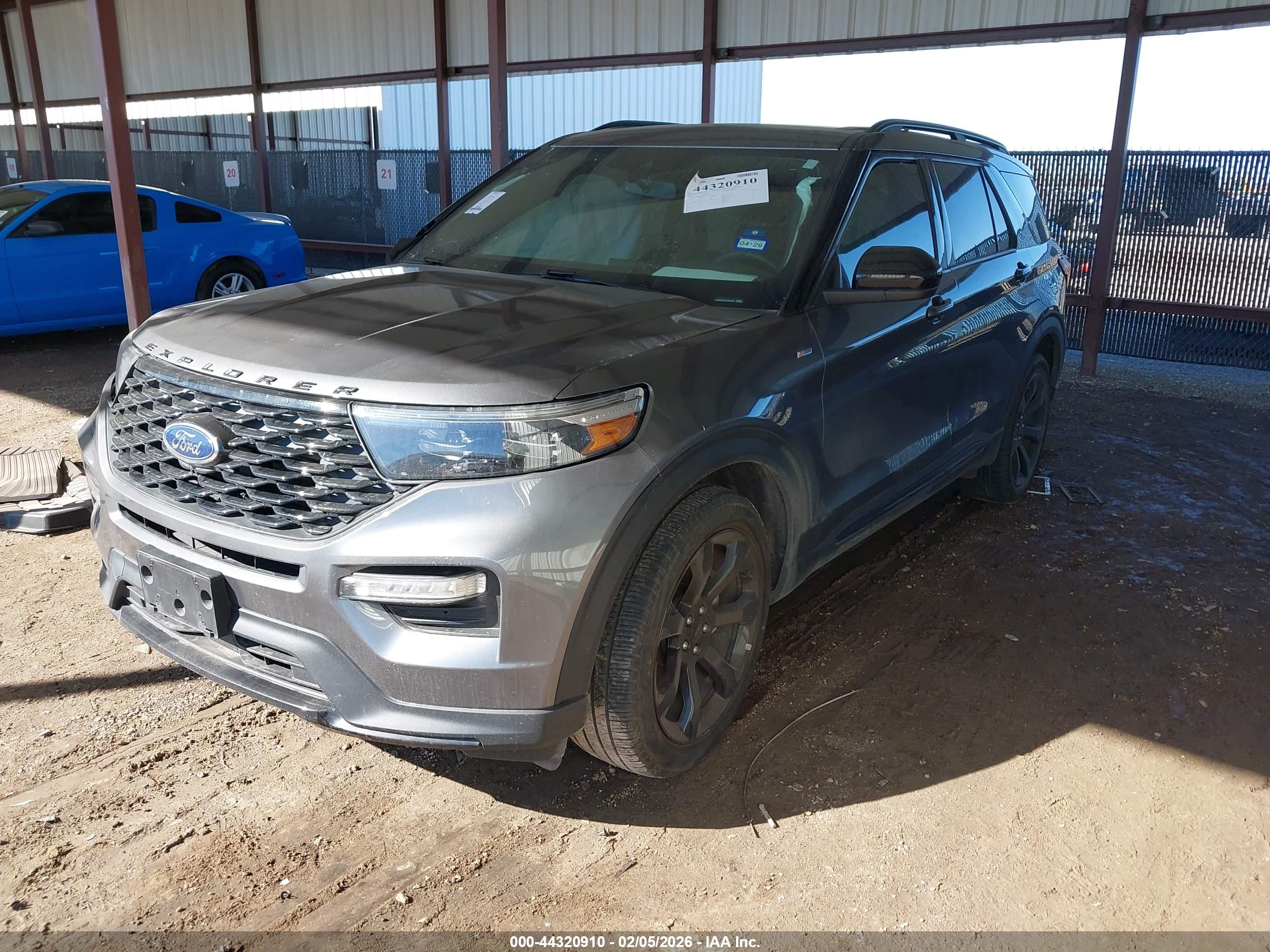 FORD EXPLORER image 2
