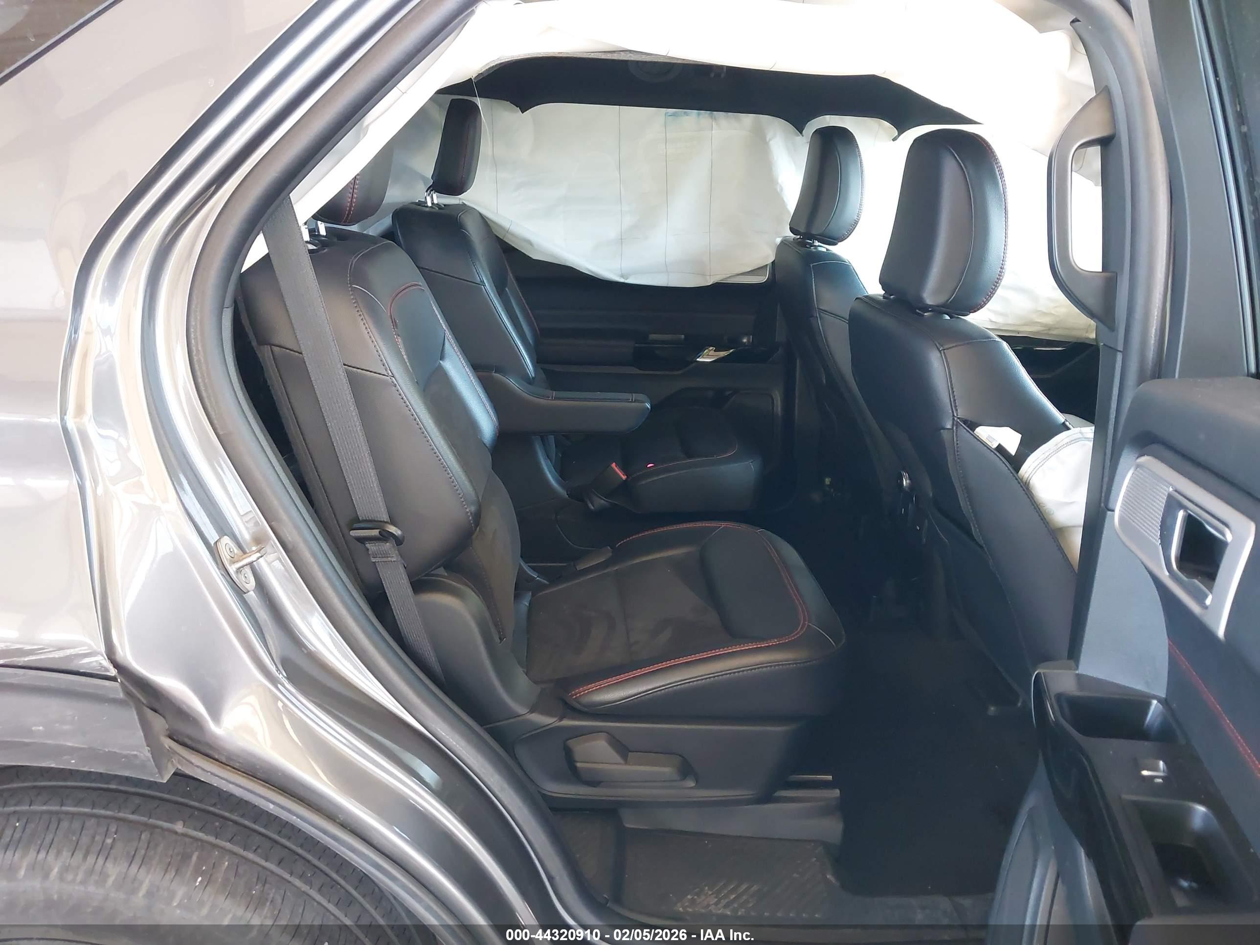 FORD EXPLORER image 8