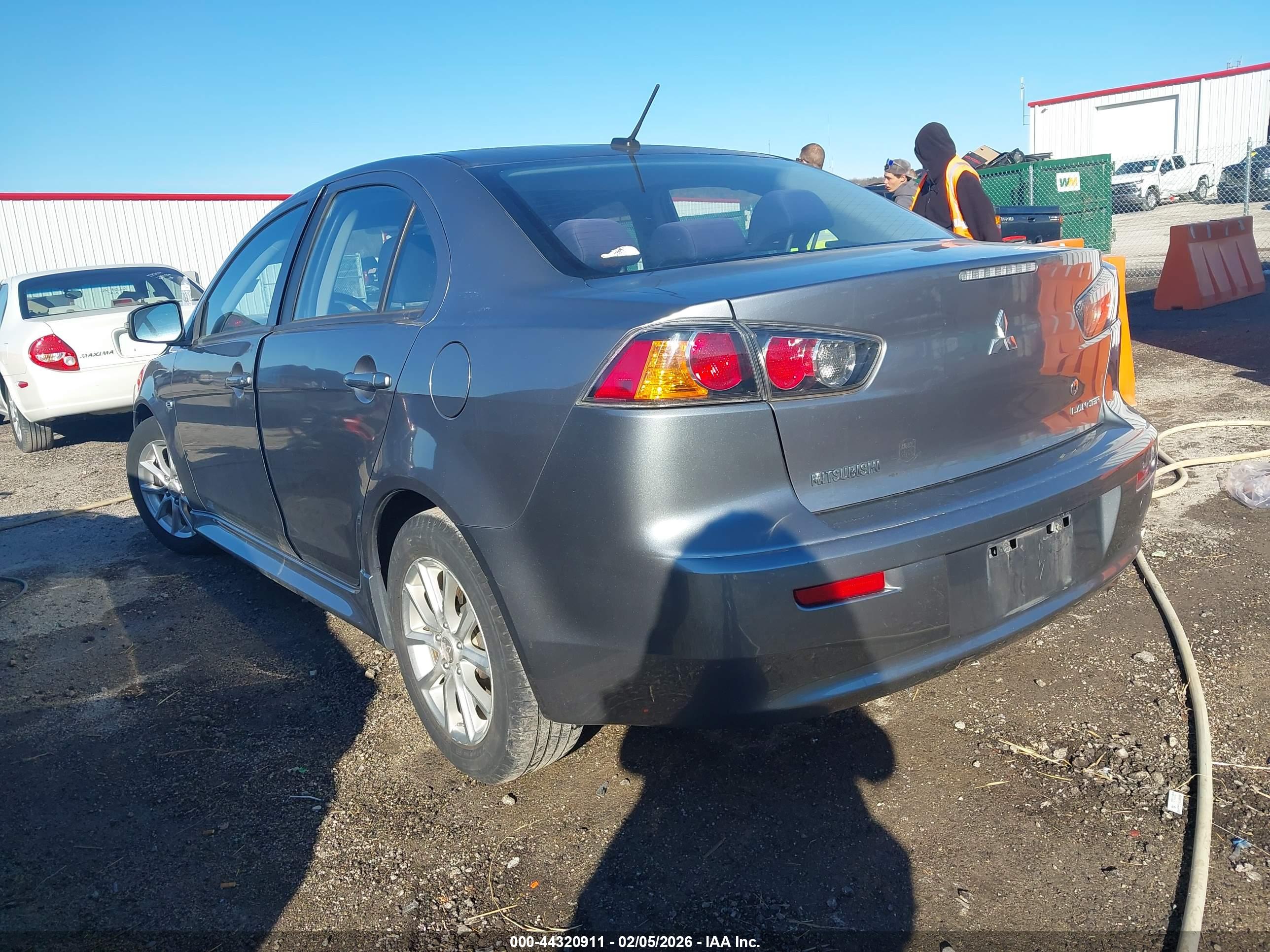 MITSUBISHI LANCER image 3
