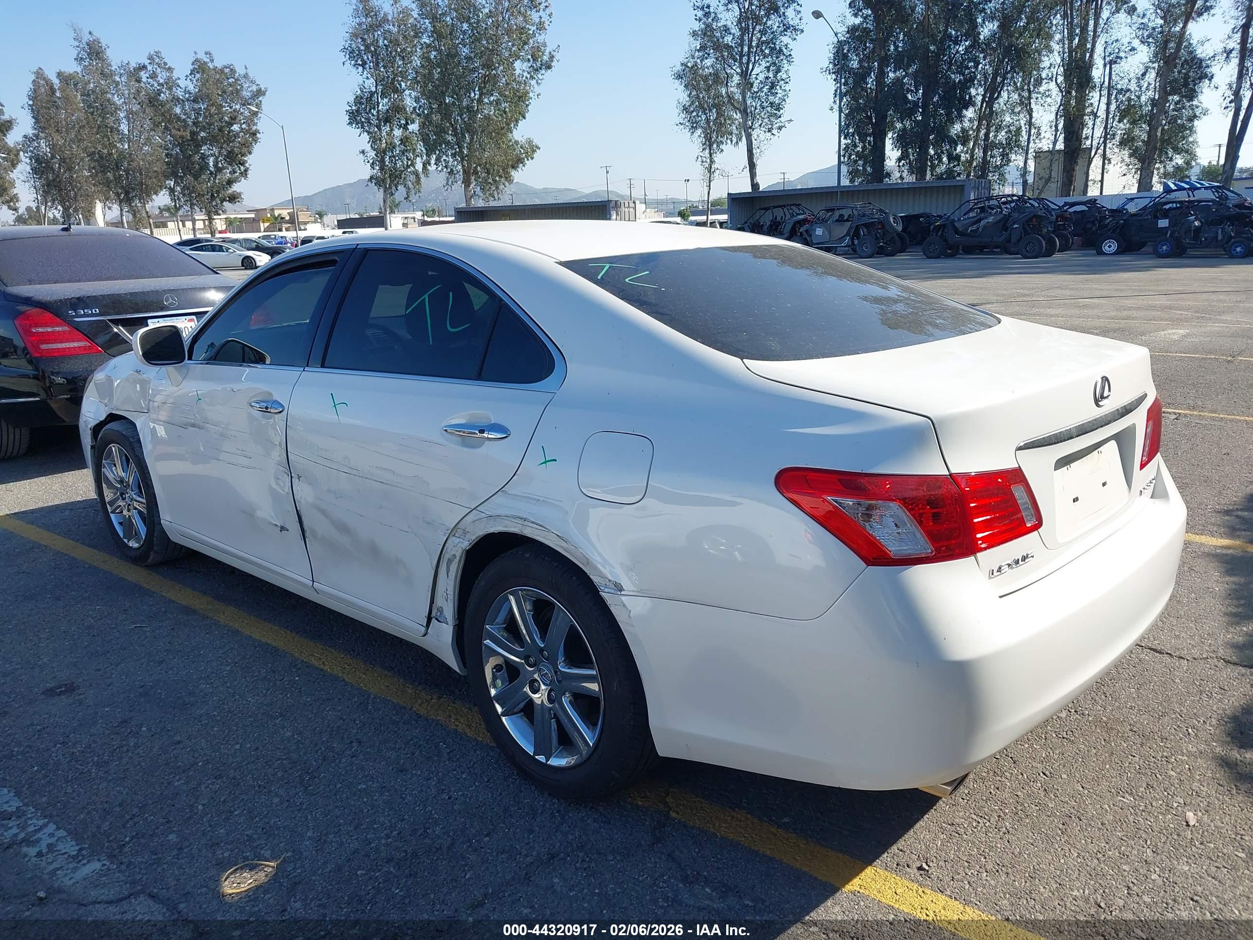 LEXUS ES image 3