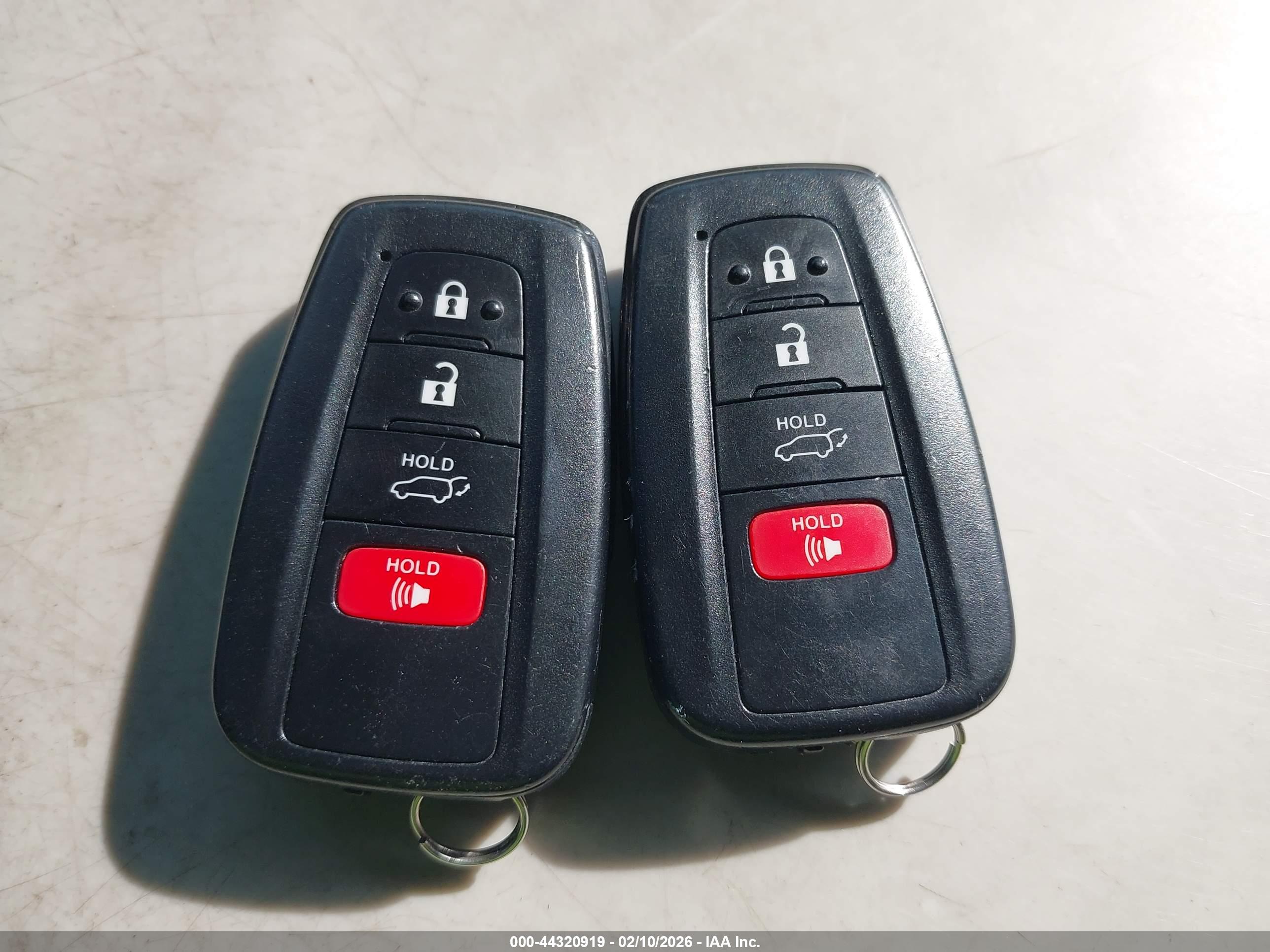 TOYOTA RAV4 image 11