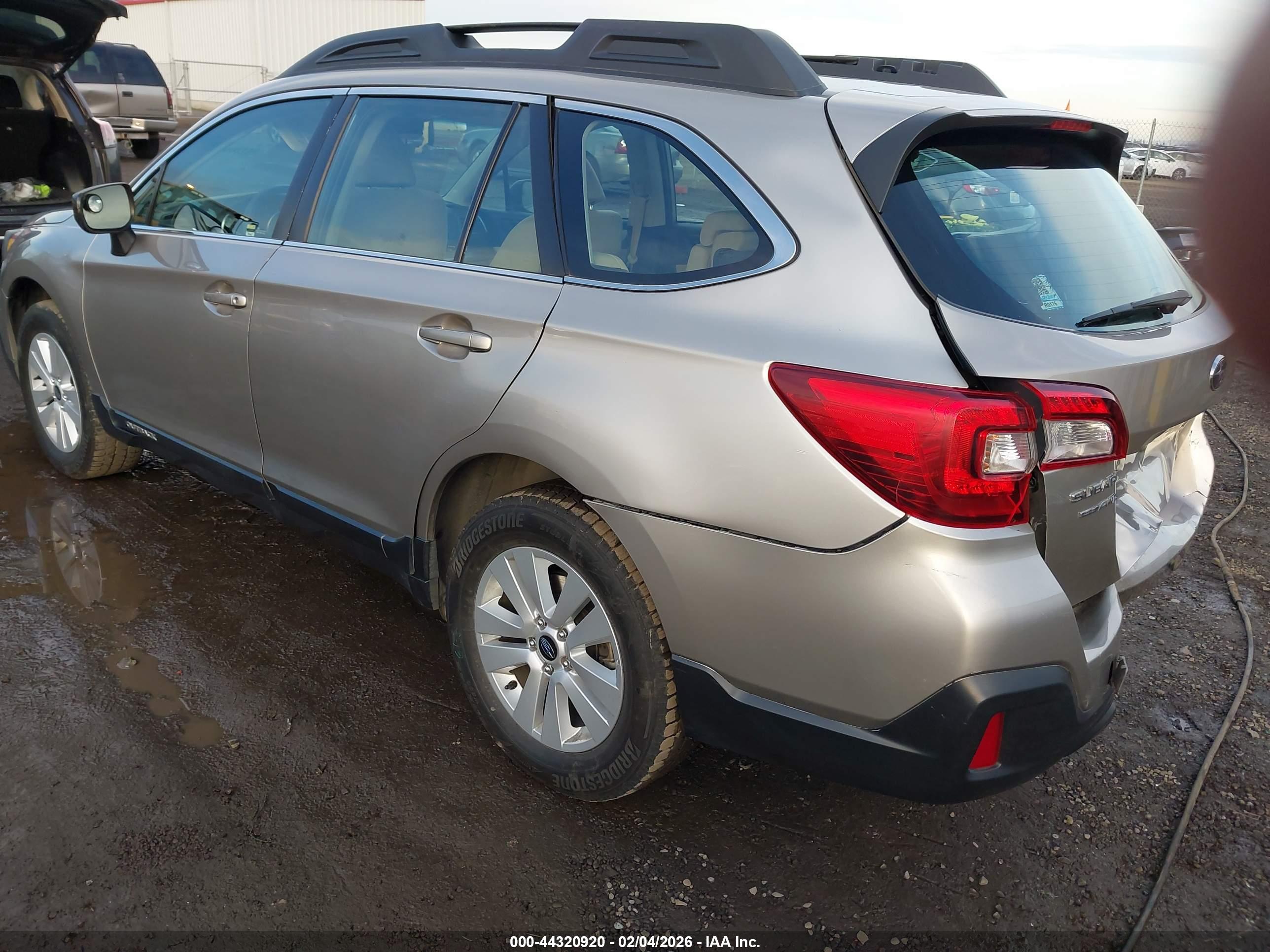 SUBARU OUTBACK image 3