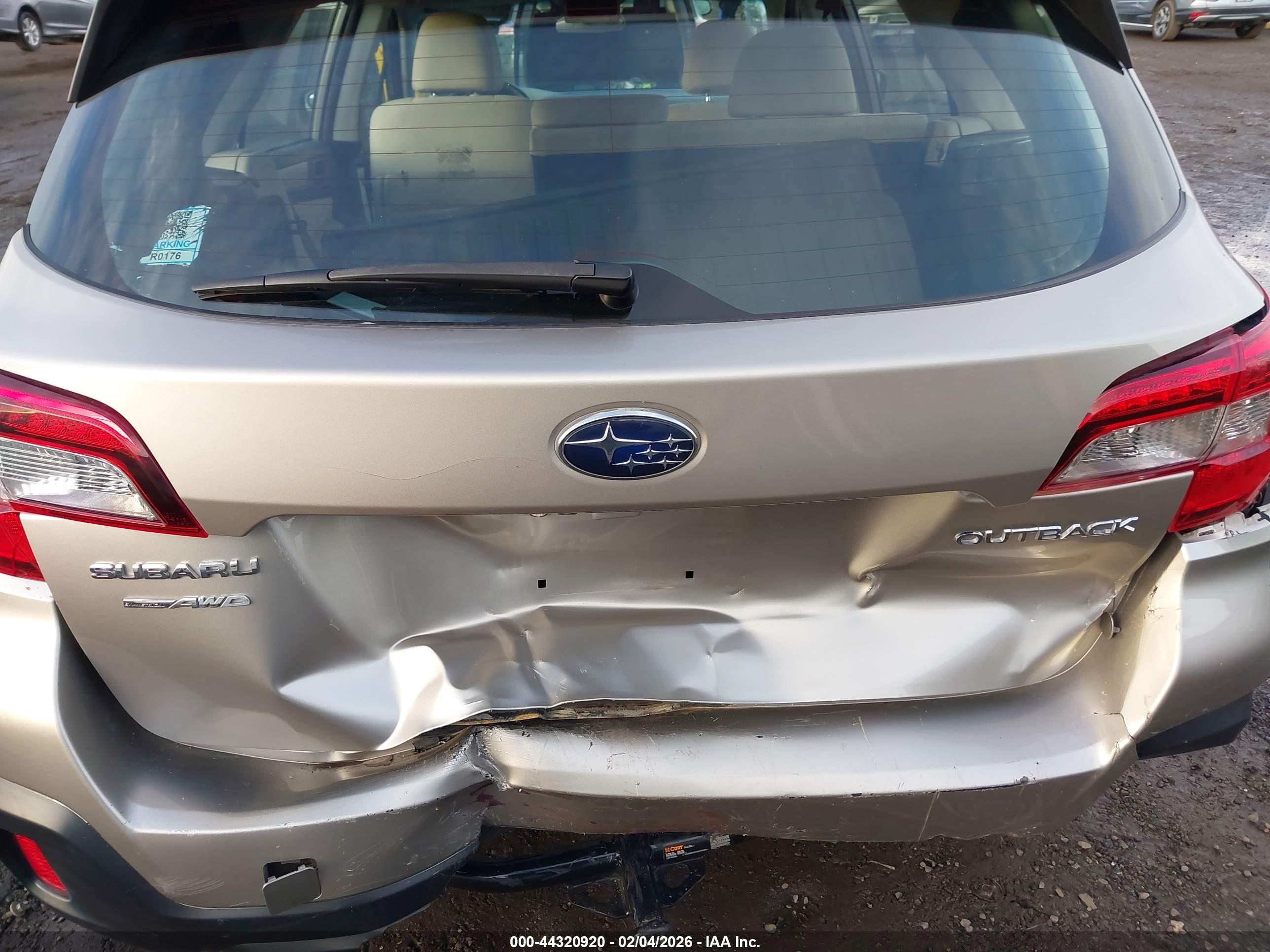 SUBARU OUTBACK image 6