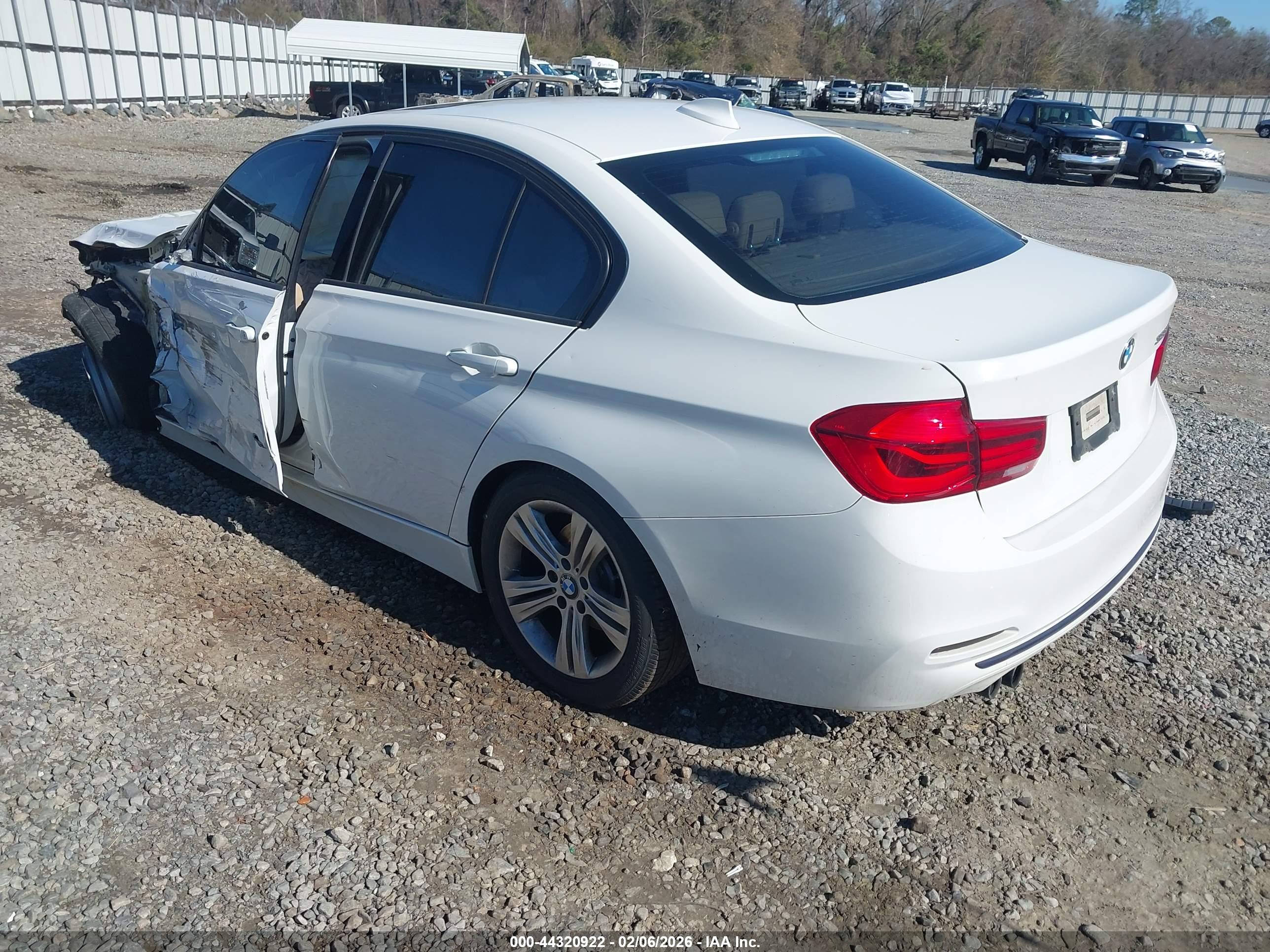 BMW 328I image 3