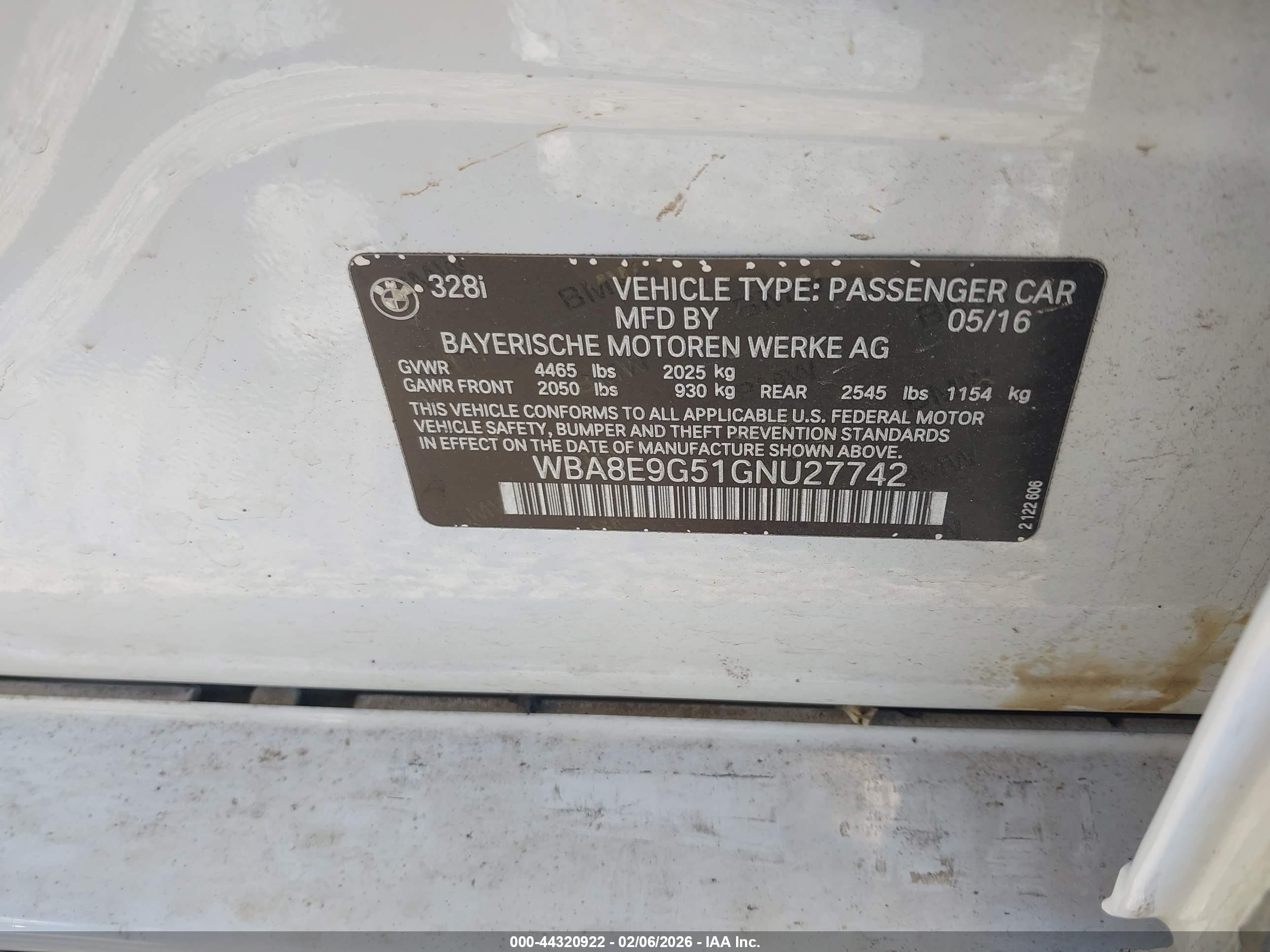 BMW 328I image 9