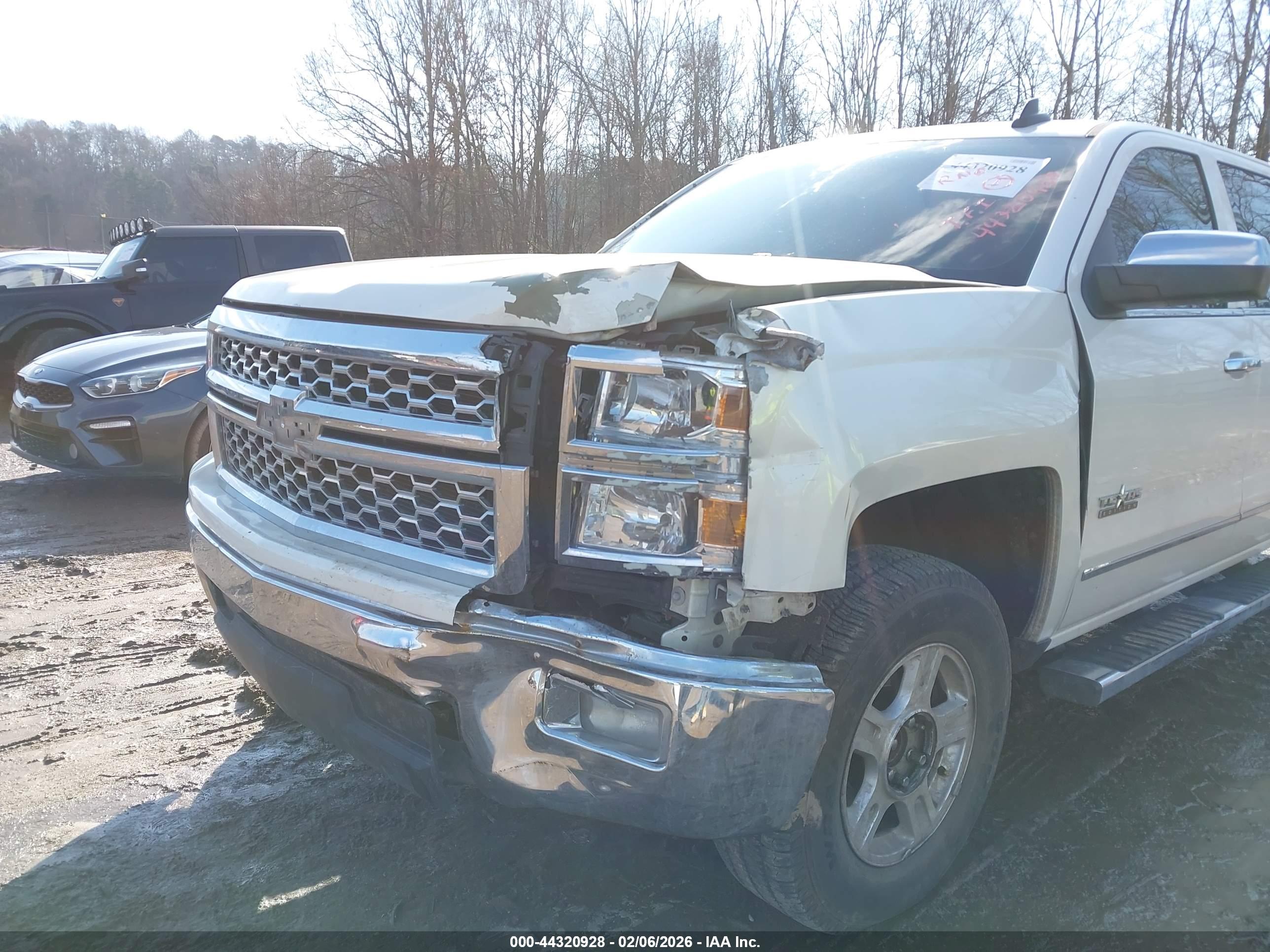 CHEVROLET SILVERADO image 6