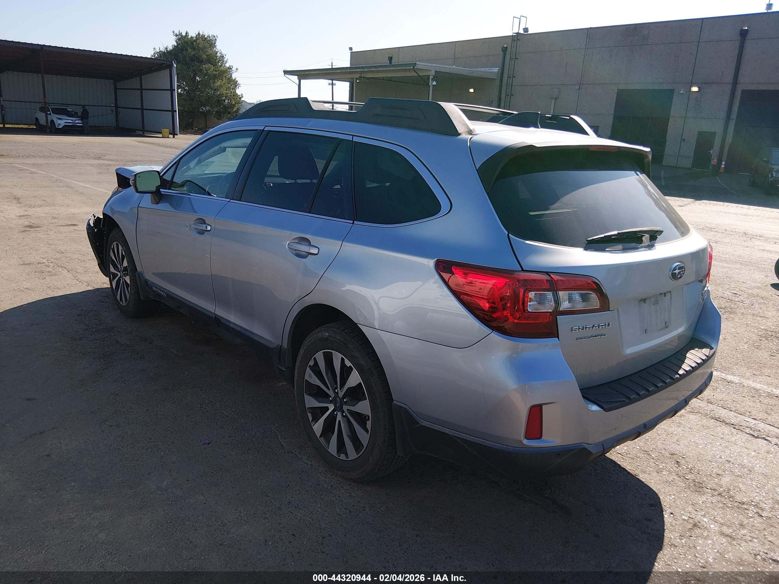 SUBARU OUTBACK image 3