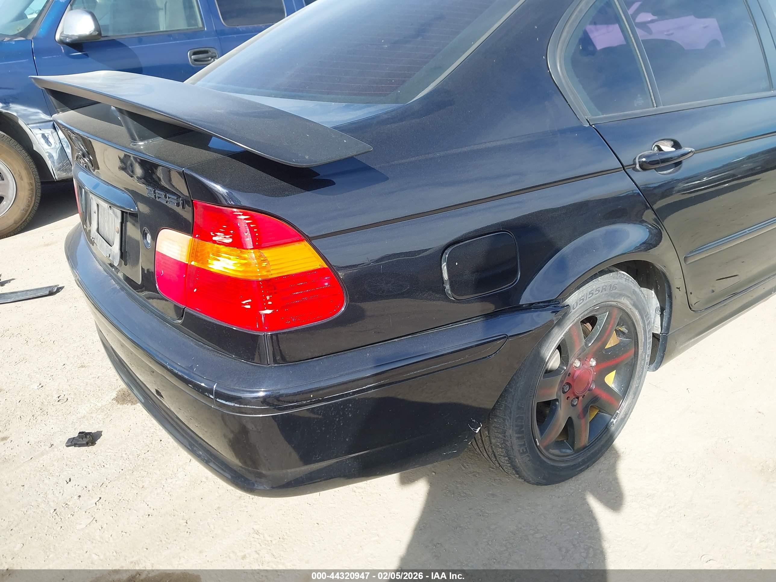 BMW 325I image 6