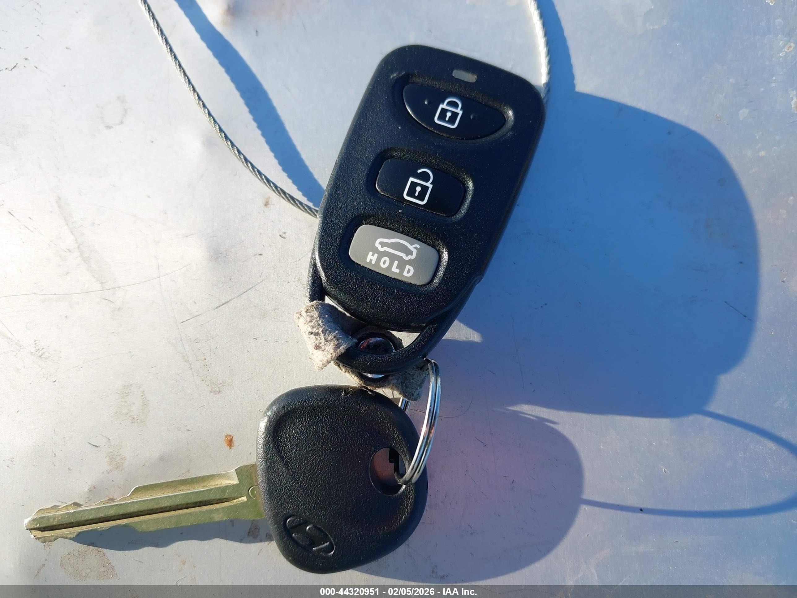 HYUNDAI ELANTRA image 11