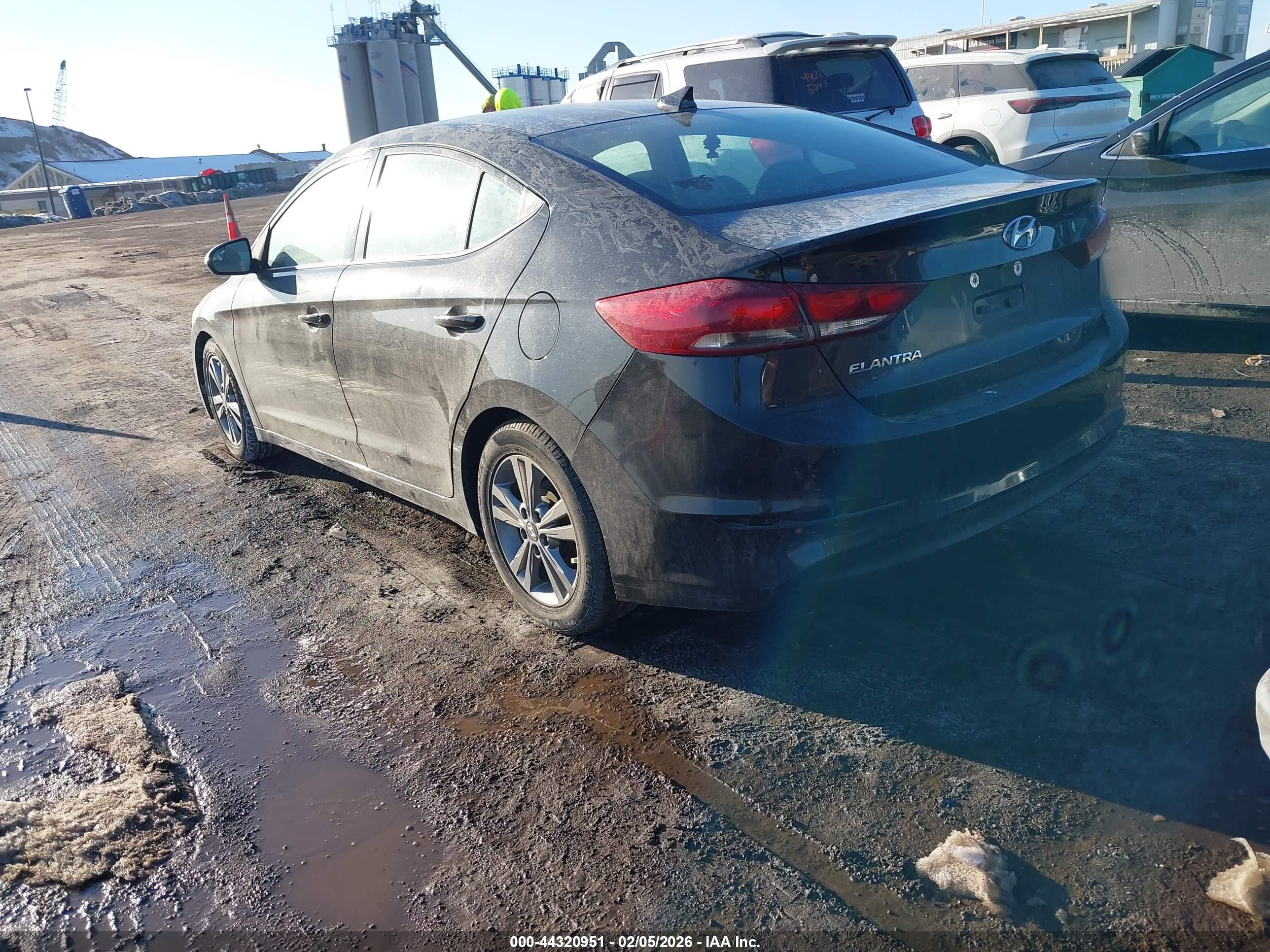 HYUNDAI ELANTRA image 3