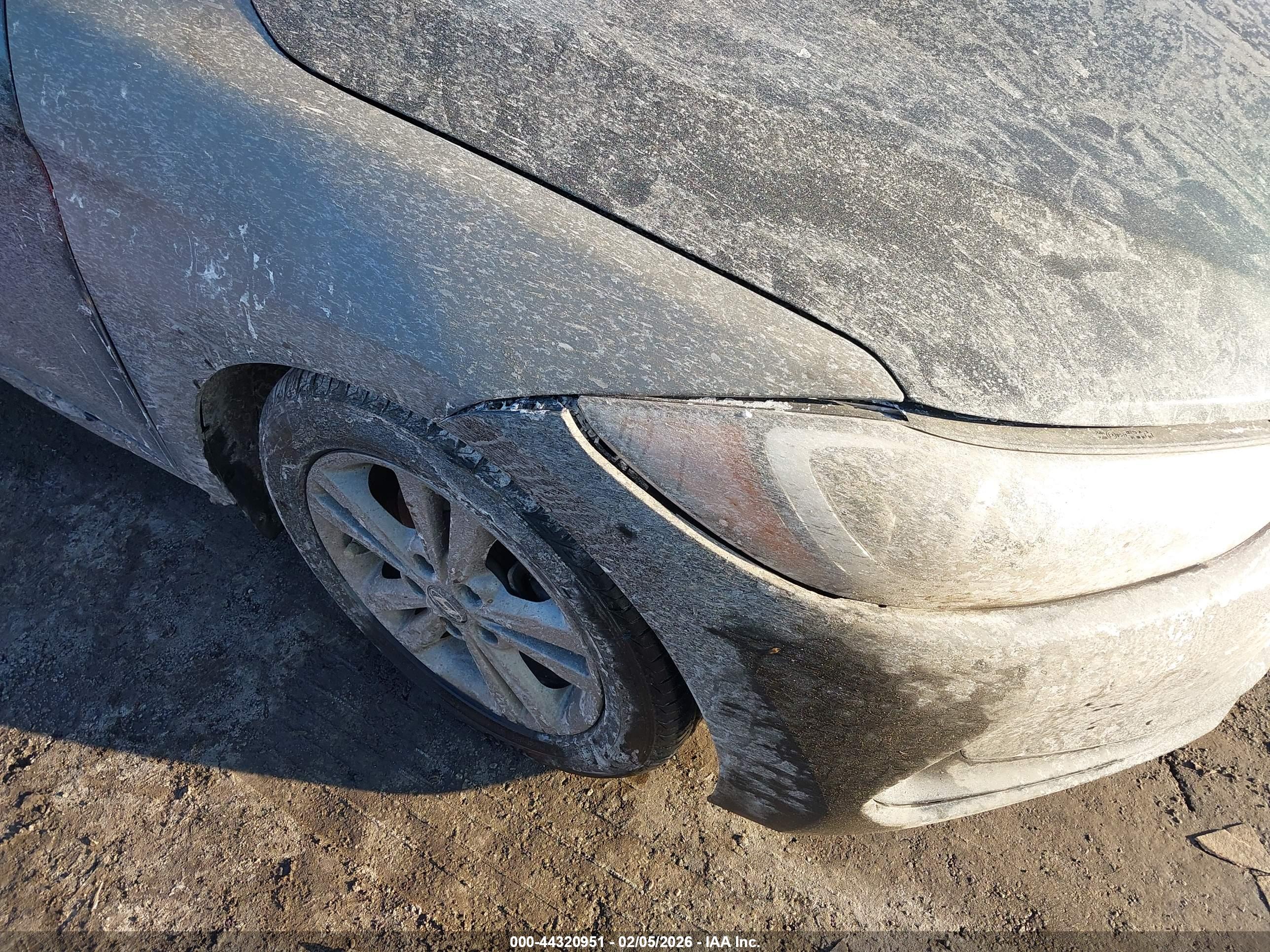 HYUNDAI ELANTRA image 6