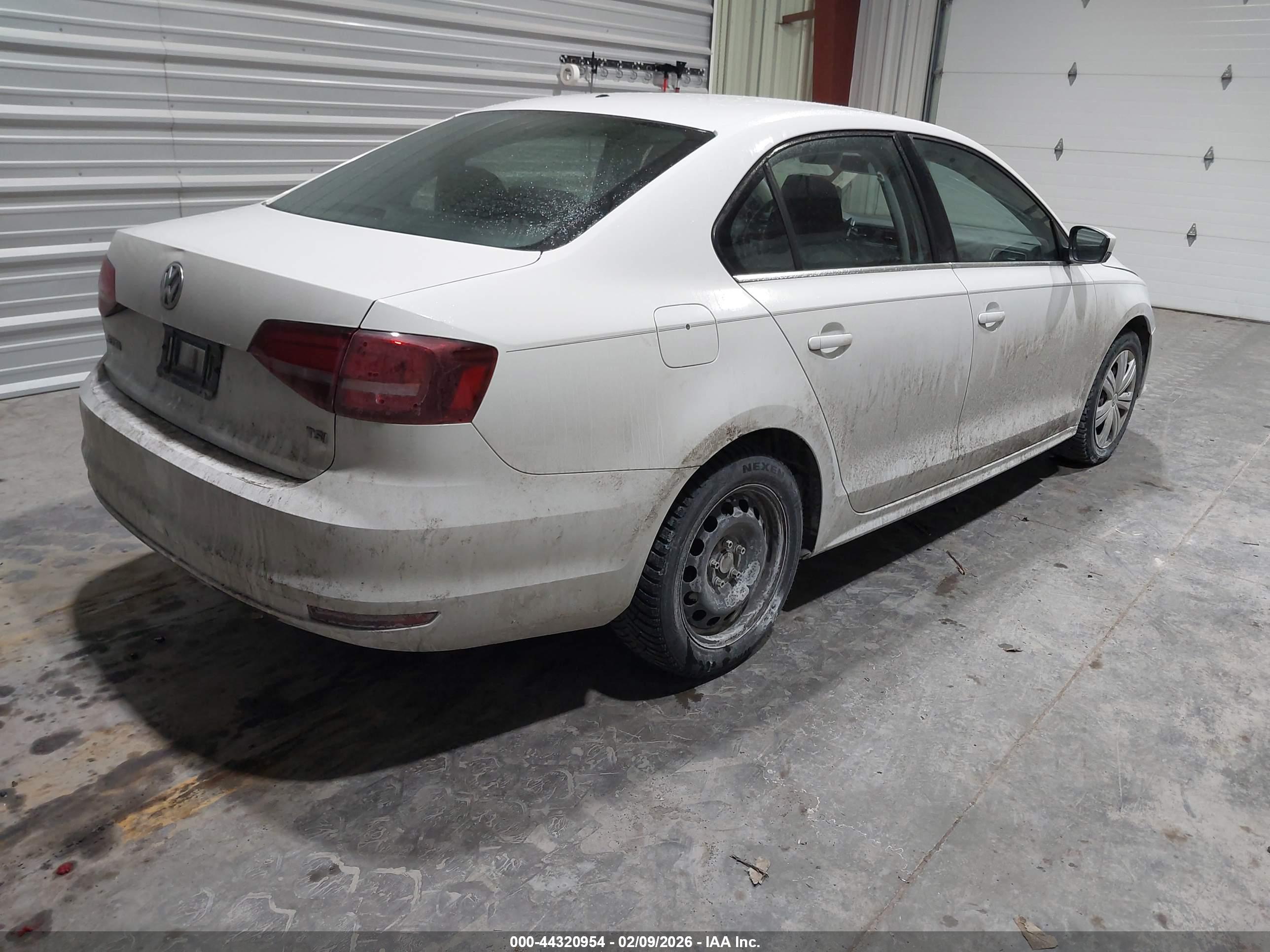 VOLKSWAGEN JETTA image 4