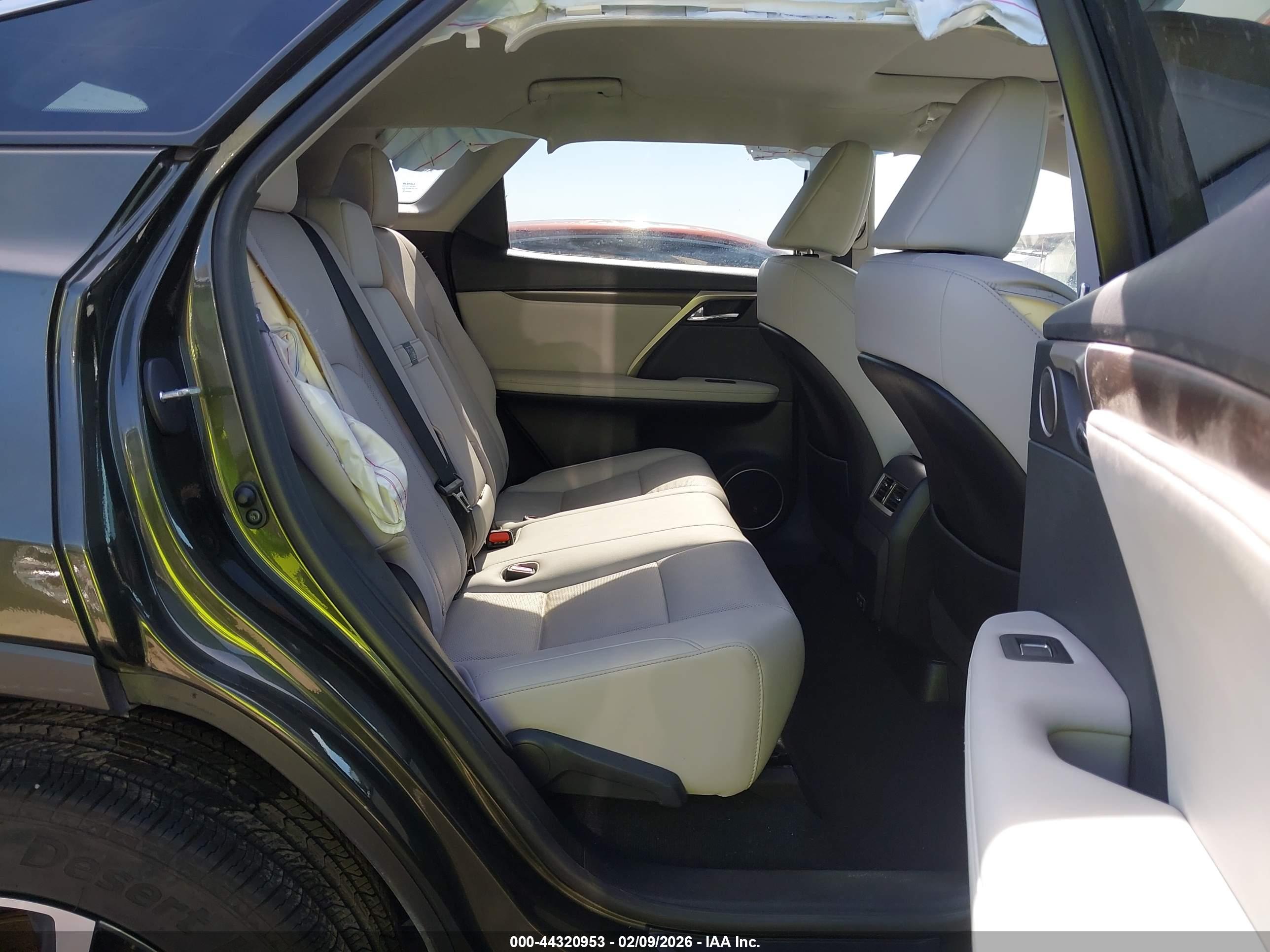 LEXUS RX image 8