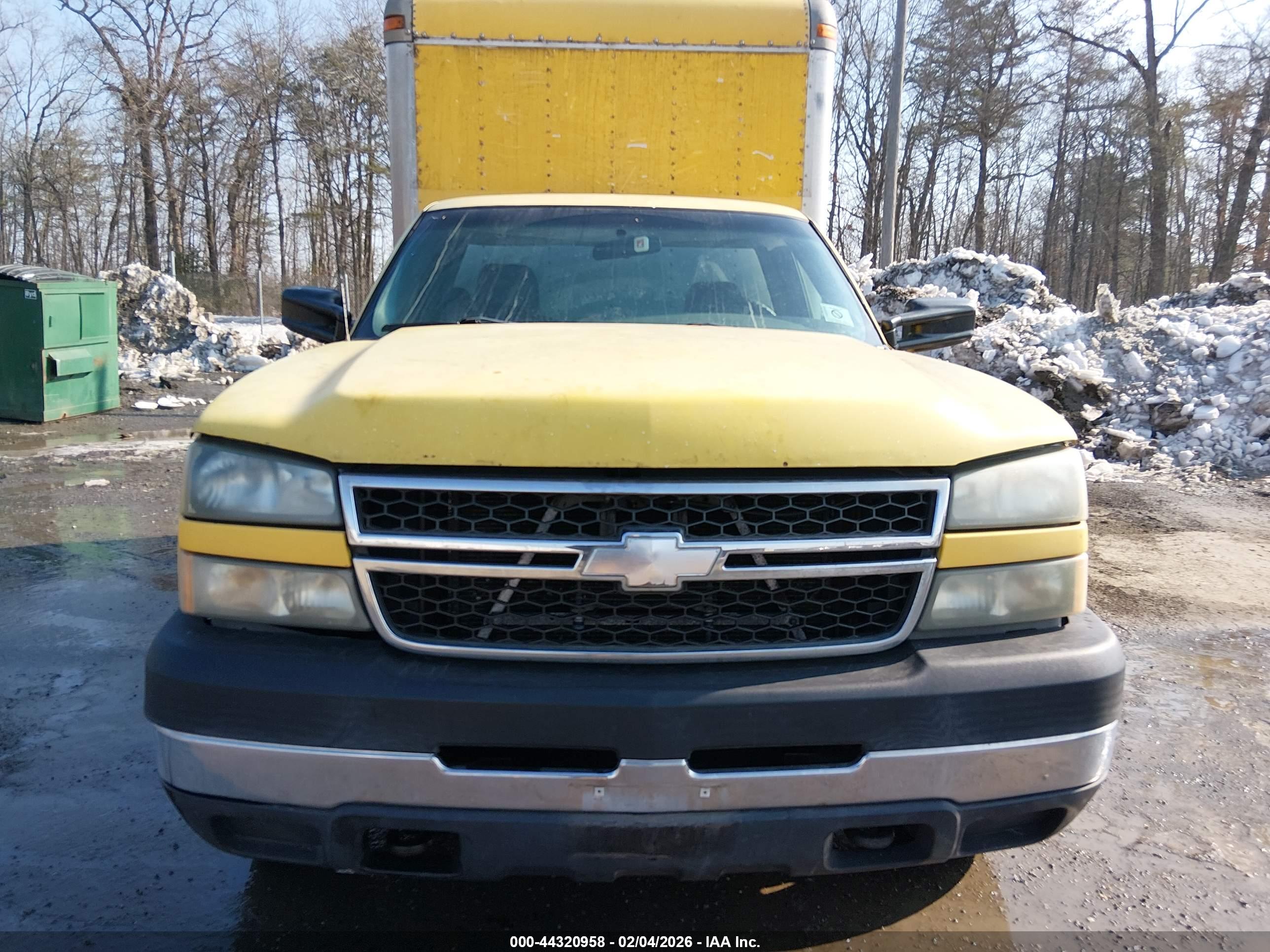 CHEVROLET SILVERADO image 6
