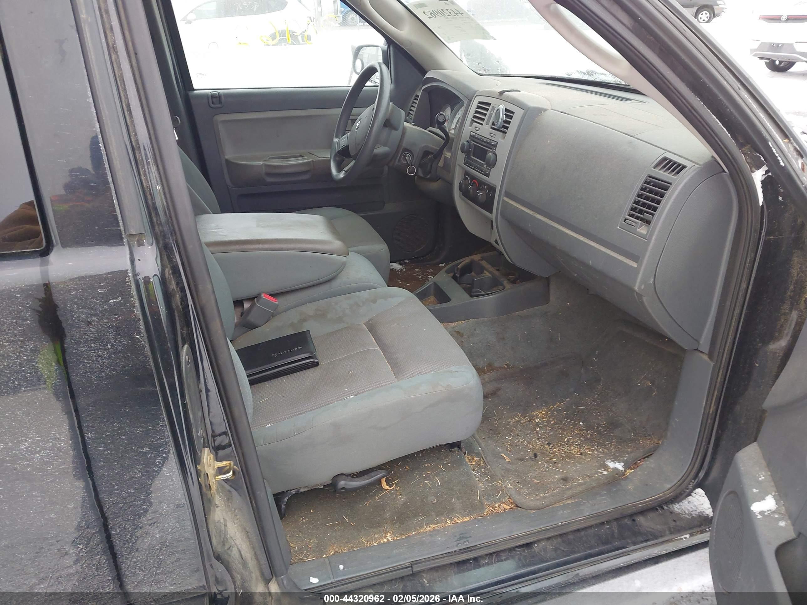 DODGE DAKOTA image 5