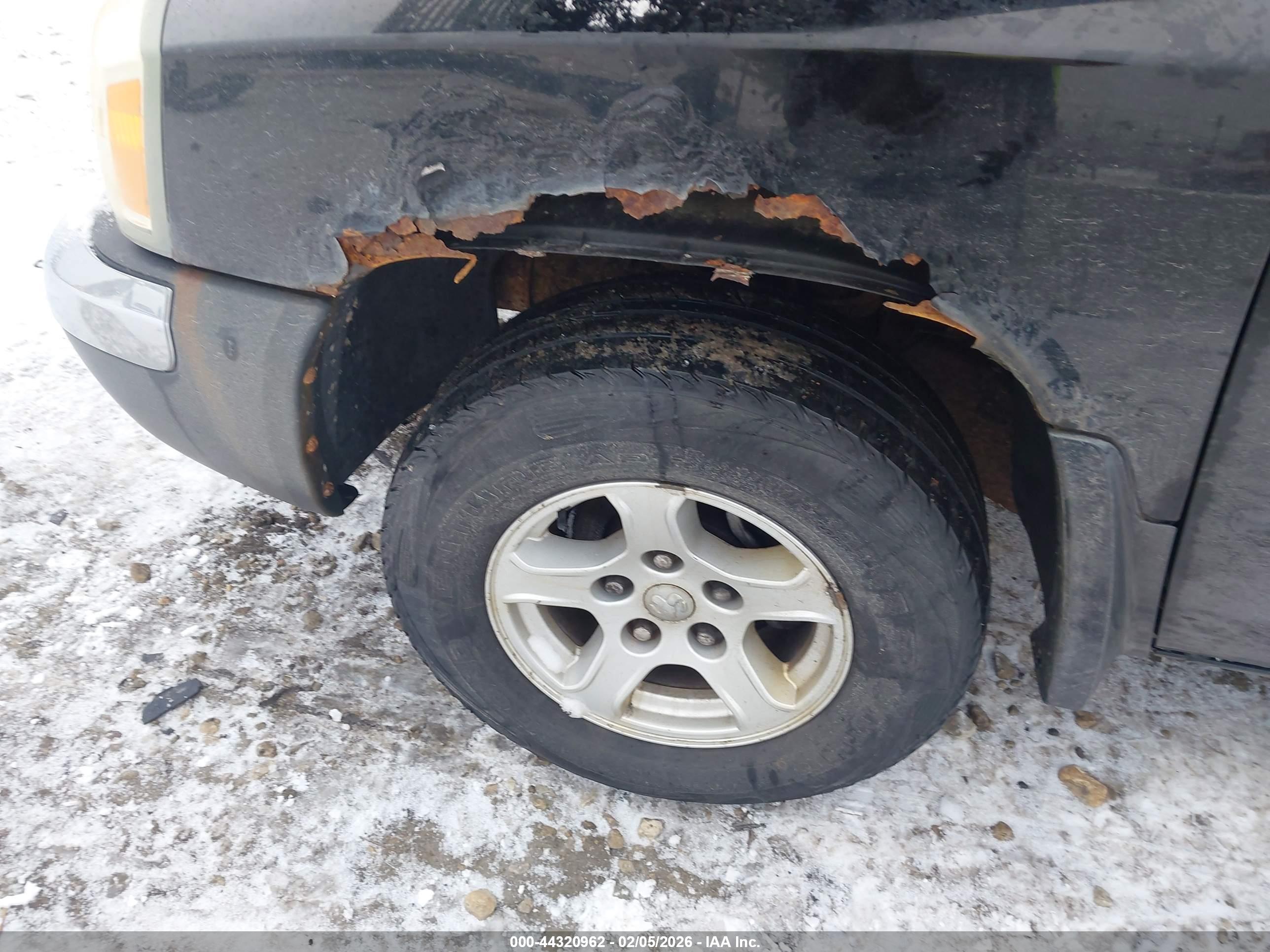 DODGE DAKOTA image 6