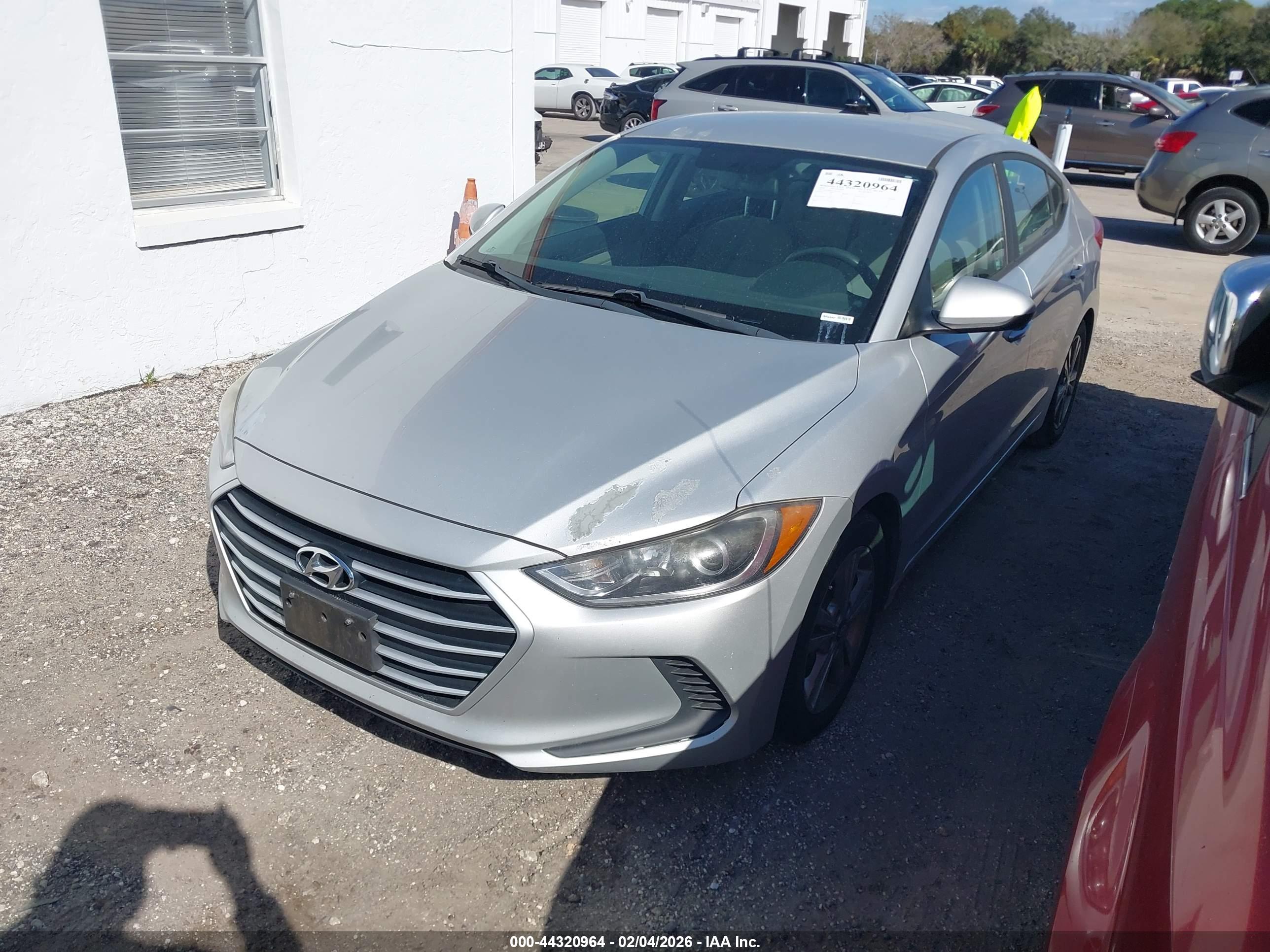 HYUNDAI ELANTRA image 2