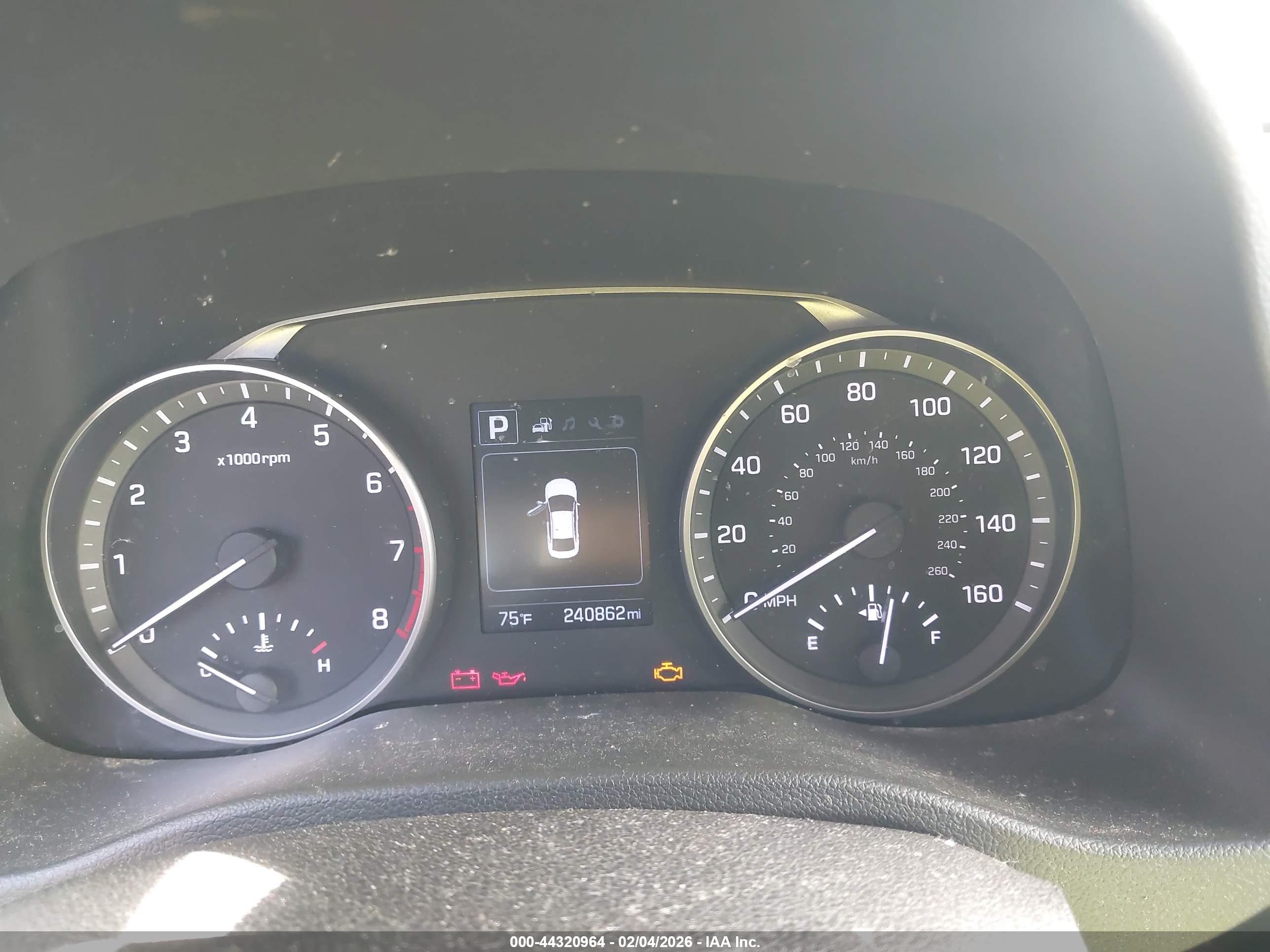 HYUNDAI ELANTRA image 7