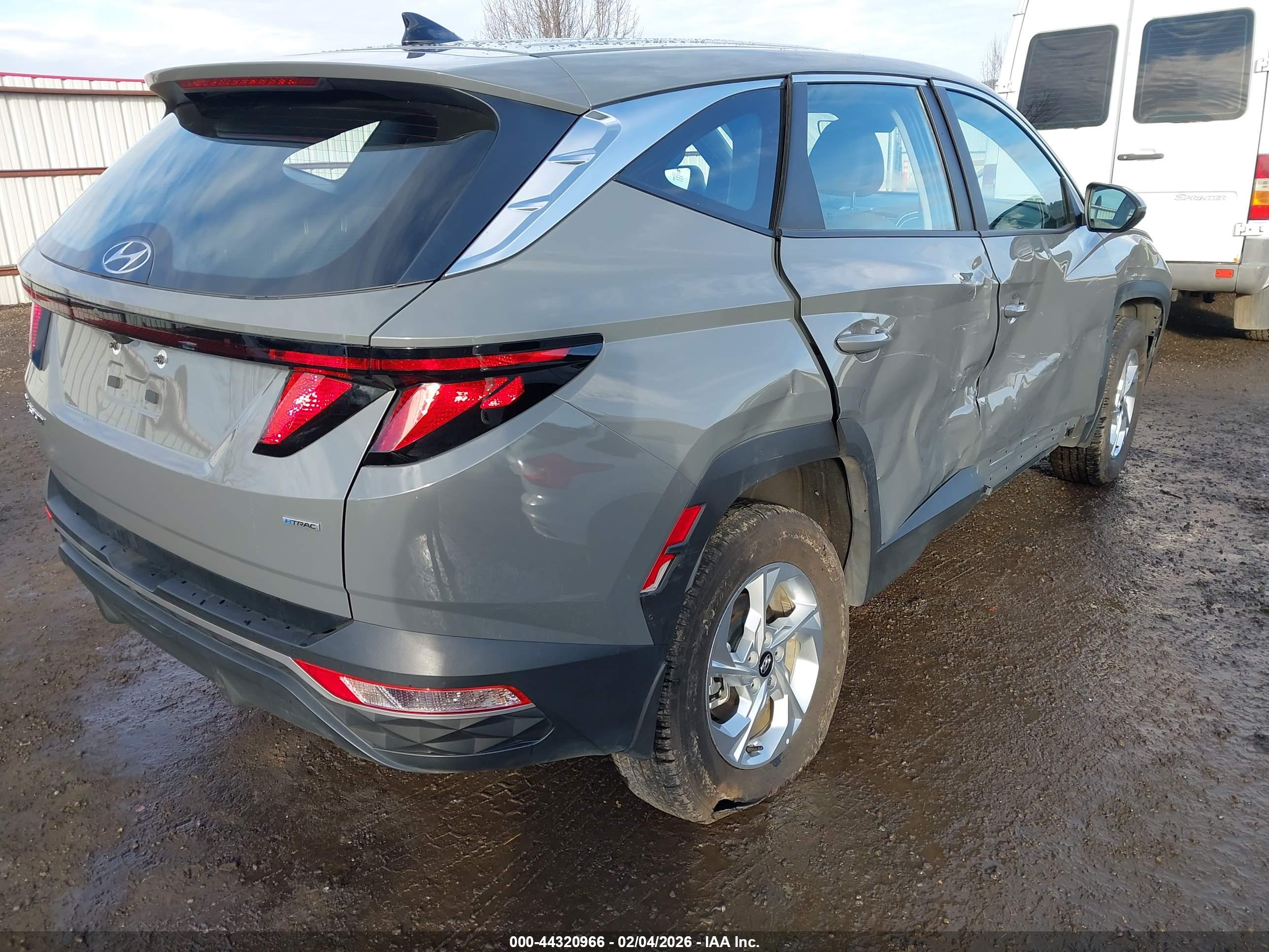 HYUNDAI TUCSON image 4