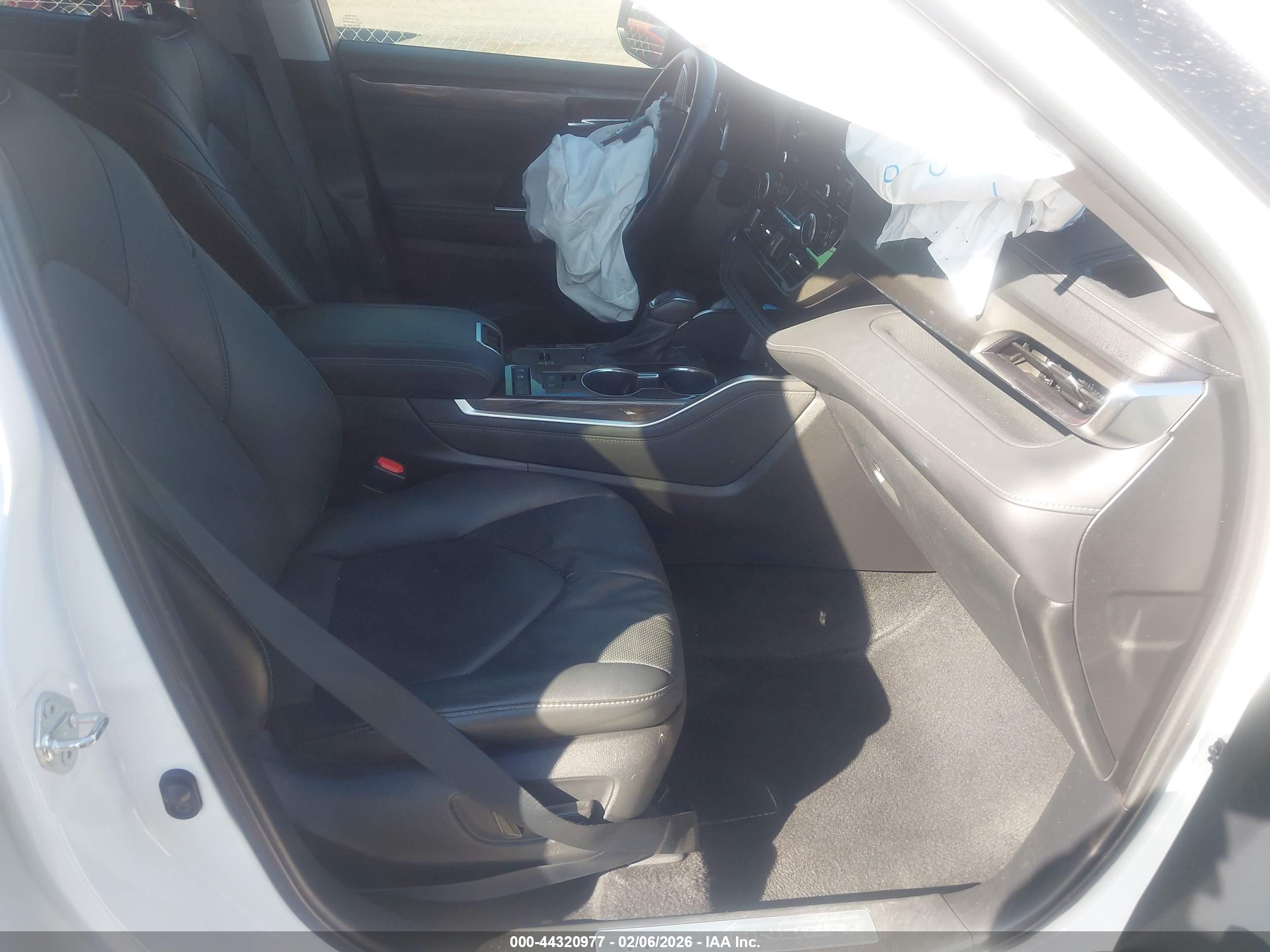 TOYOTA HIGHLANDER image 5