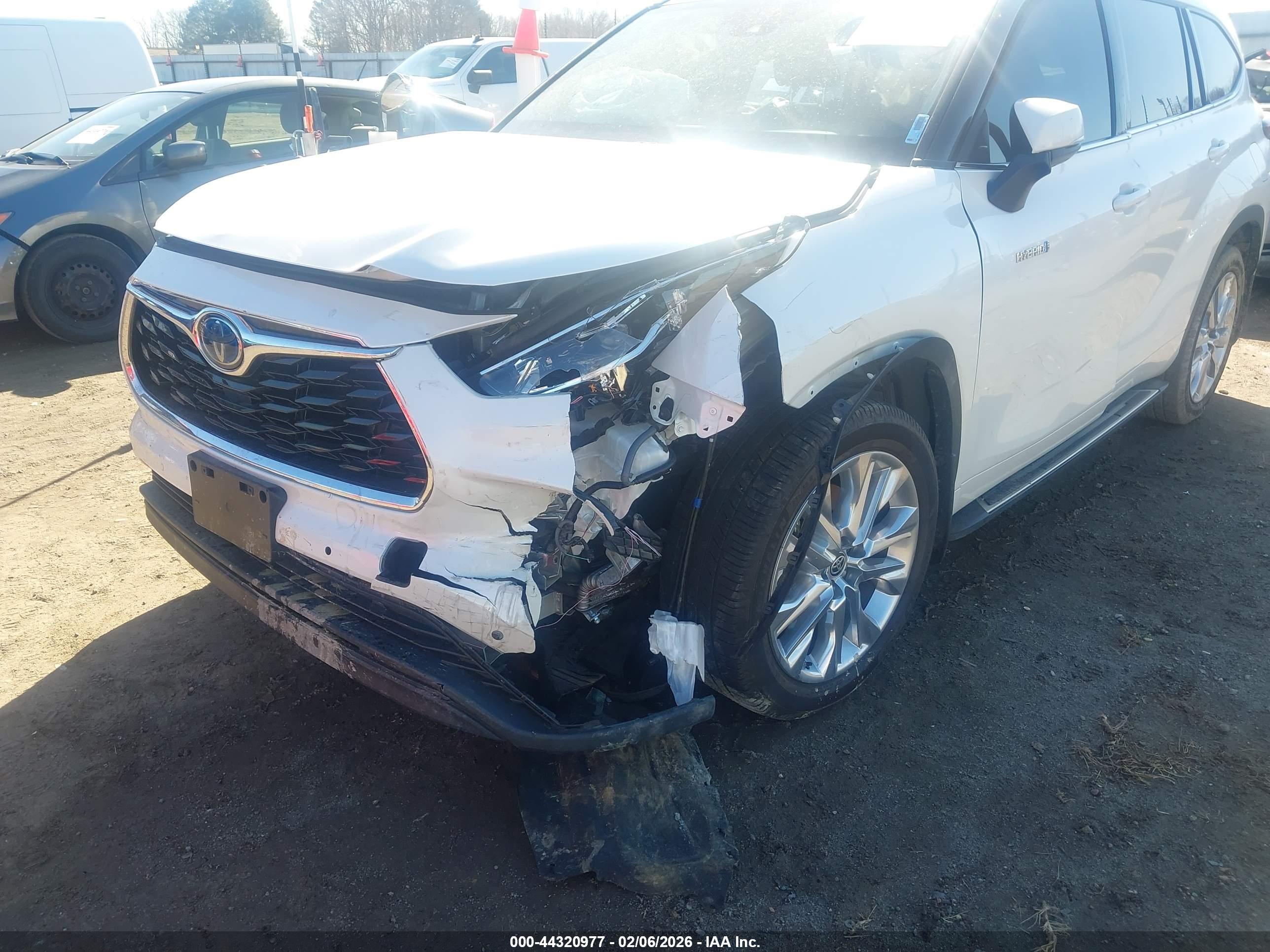 TOYOTA HIGHLANDER image 6