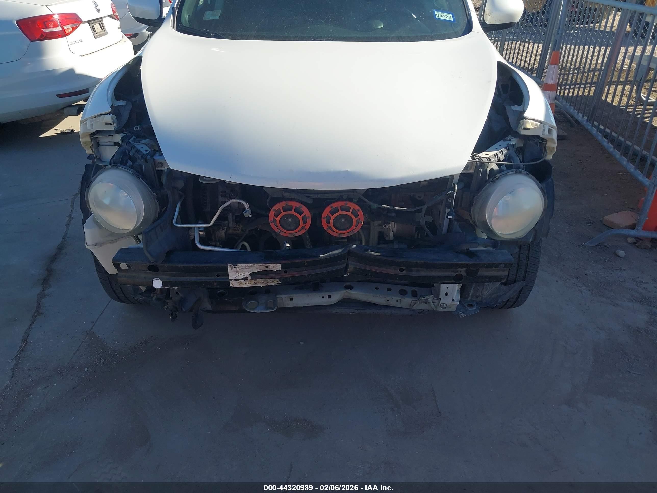 NISSAN JUKE image 6
