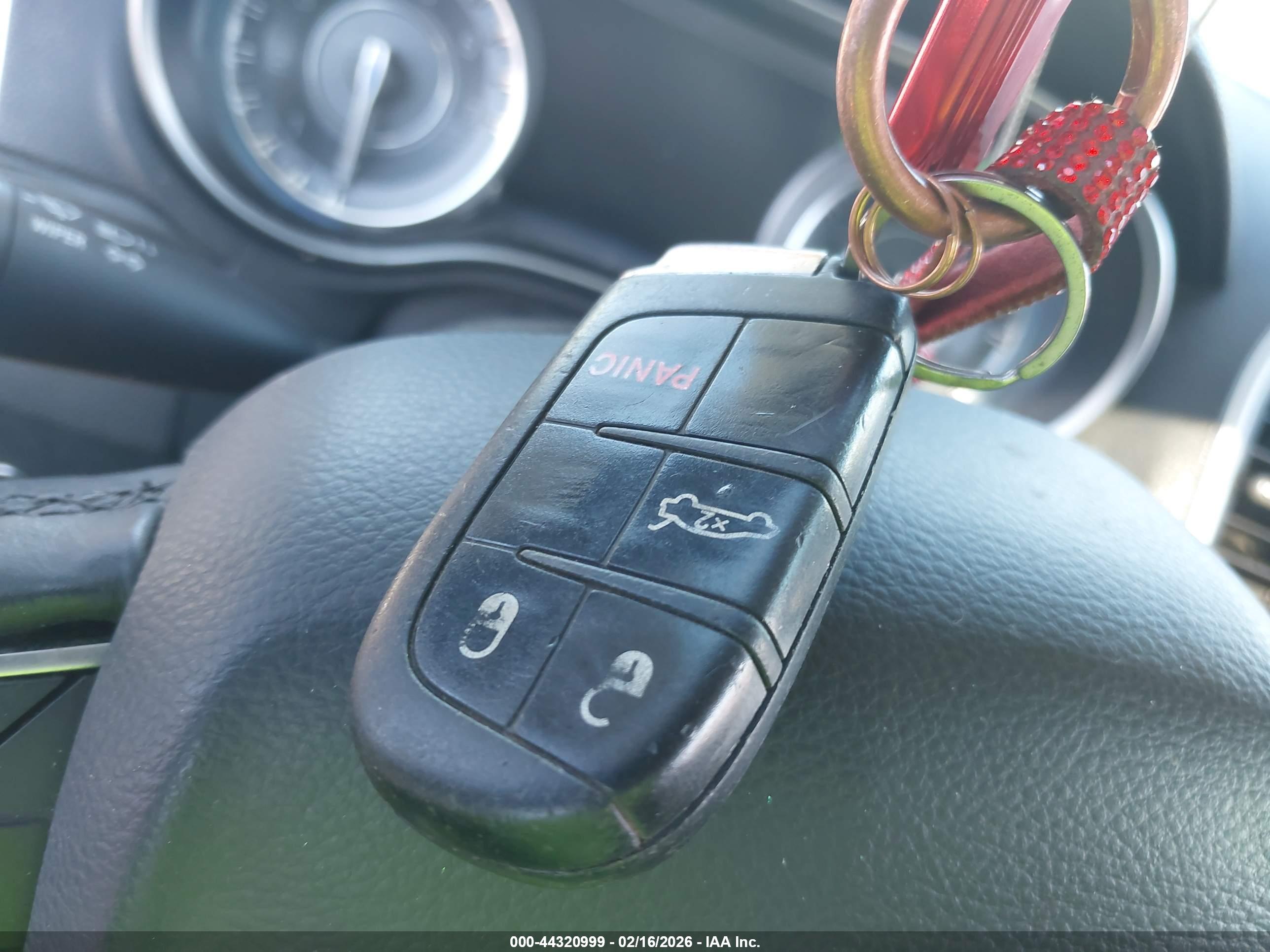 CHRYSLER 300 image 11