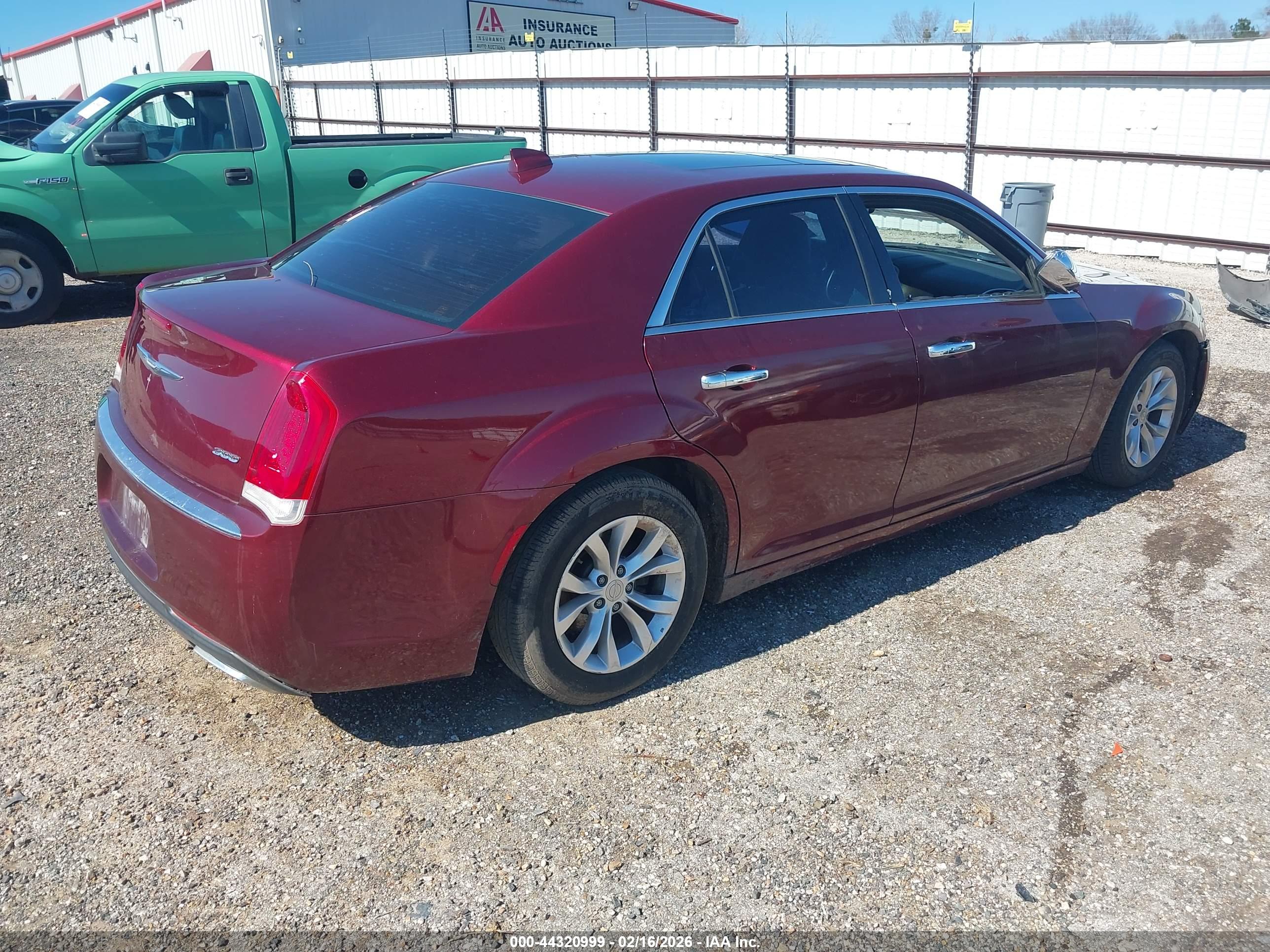 CHRYSLER 300 image 4