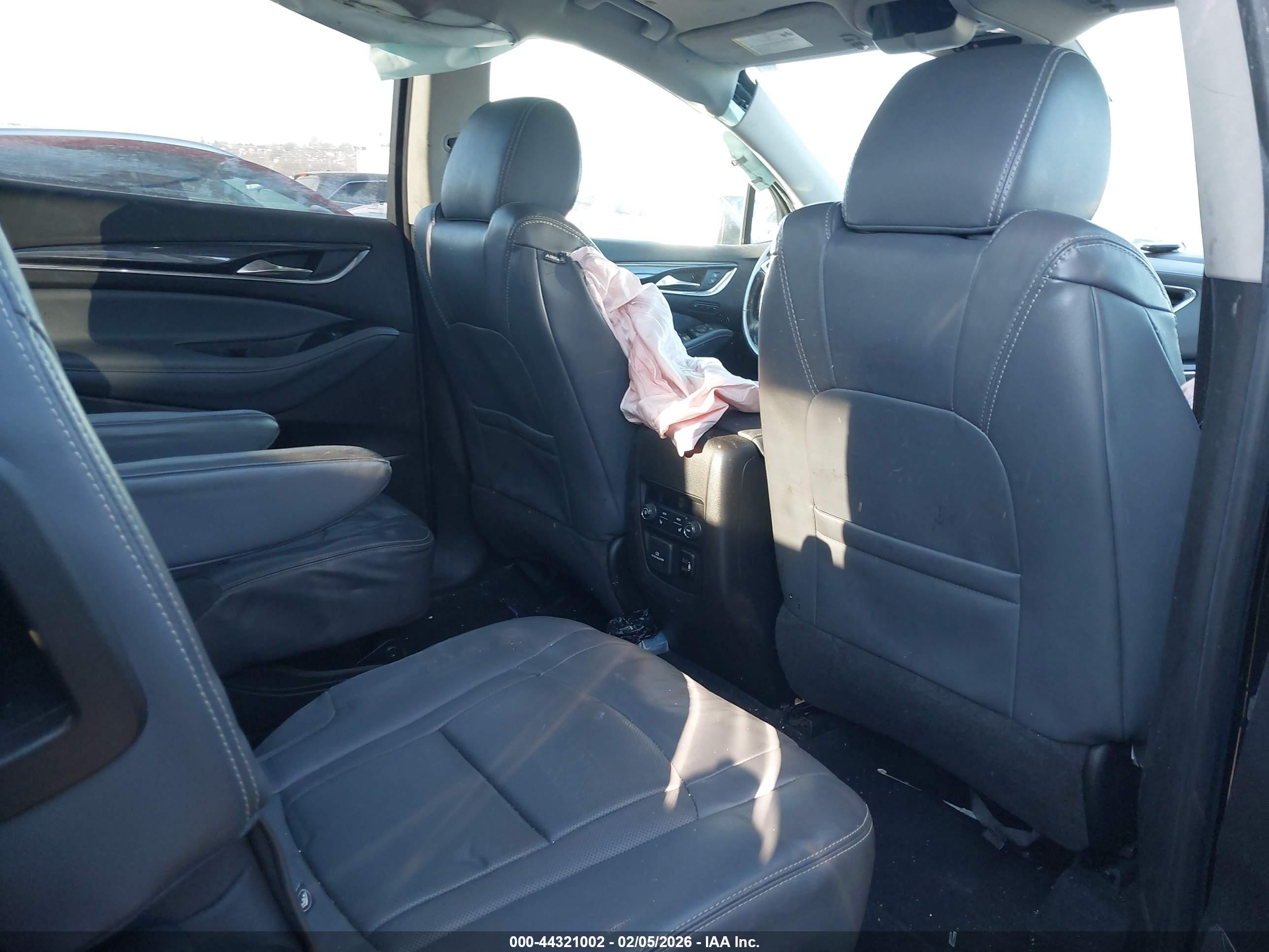 BUICK ENCLAVE image 8