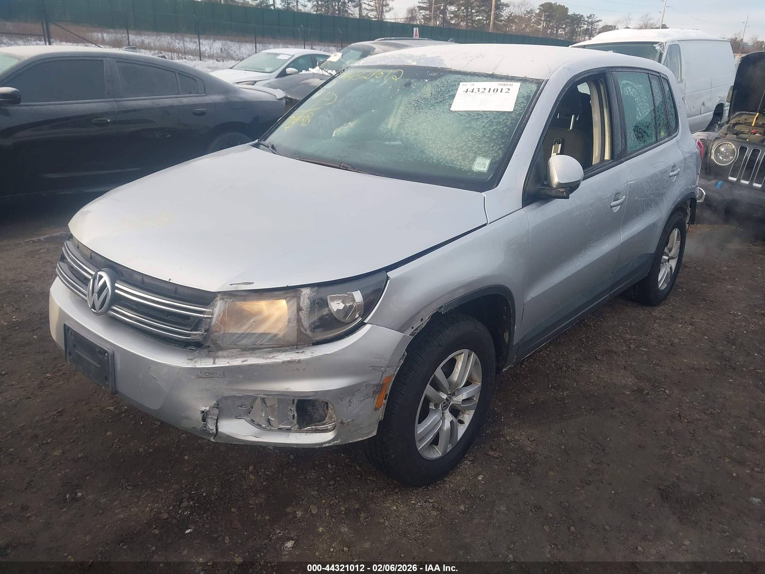 VOLKSWAGEN TIGUAN image 2