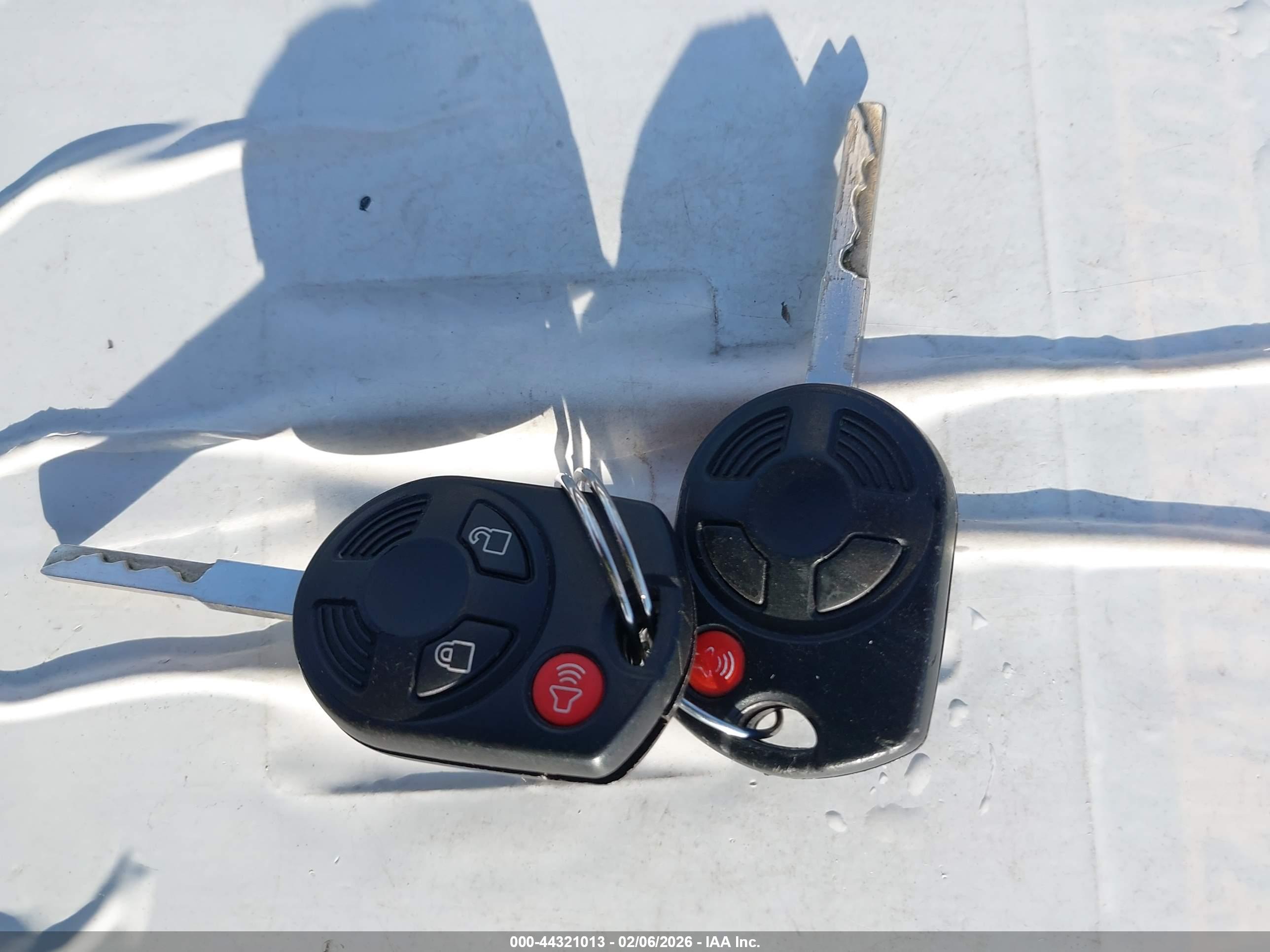 FORD ESCAPE image 11