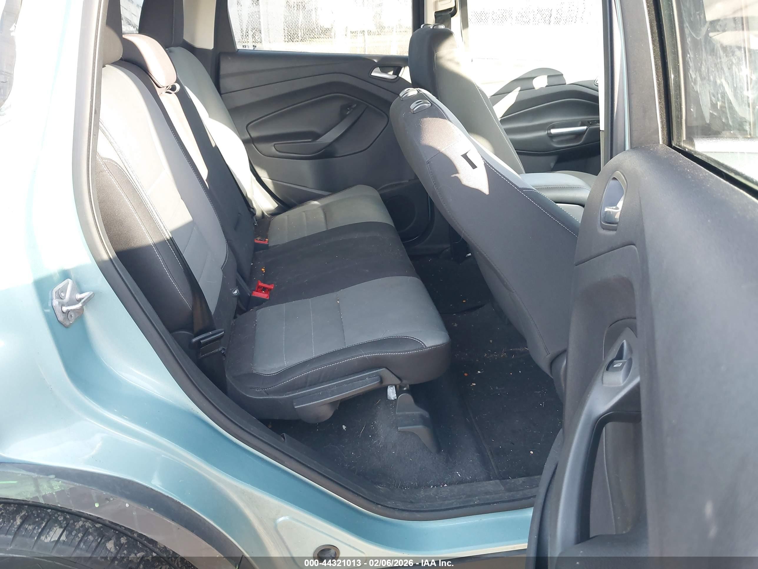 FORD ESCAPE image 8