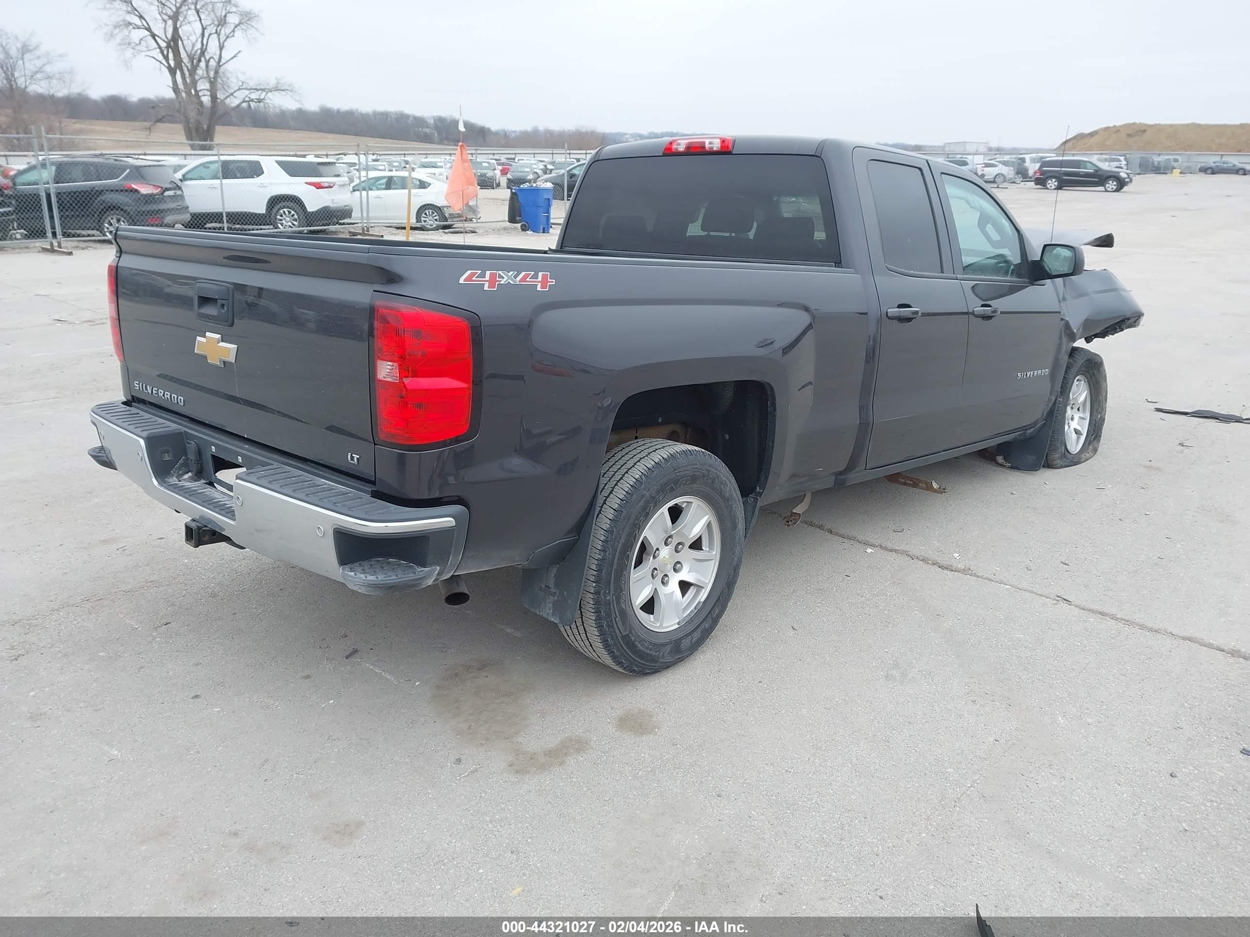 CHEVROLET SILVERADO image 4