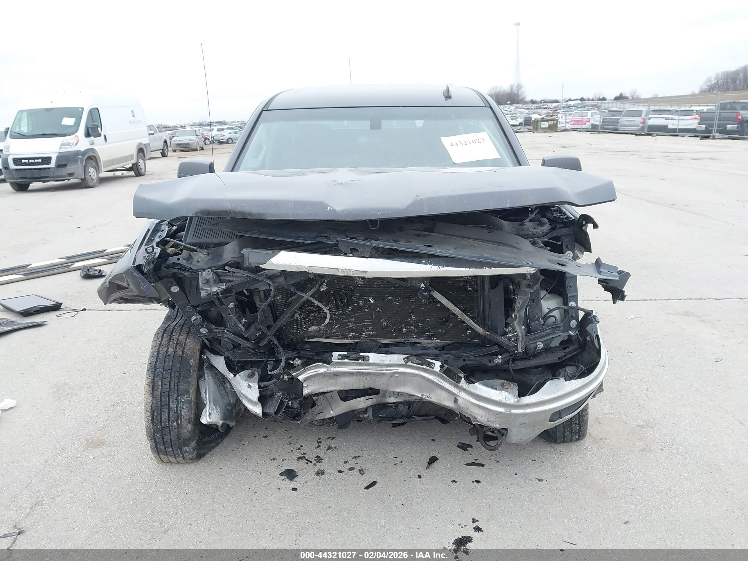 CHEVROLET SILVERADO image 6