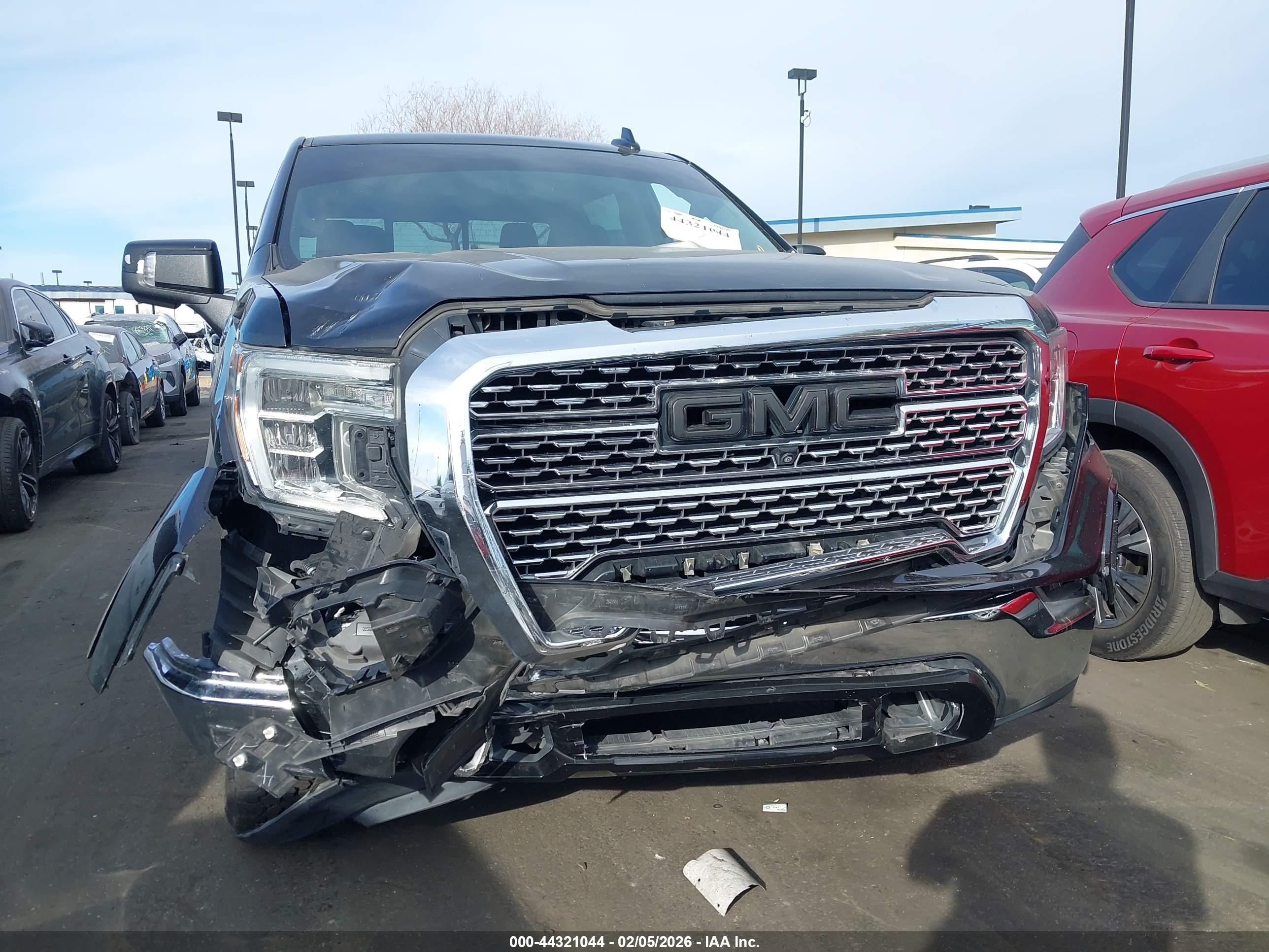 GMC SIERRA image 6