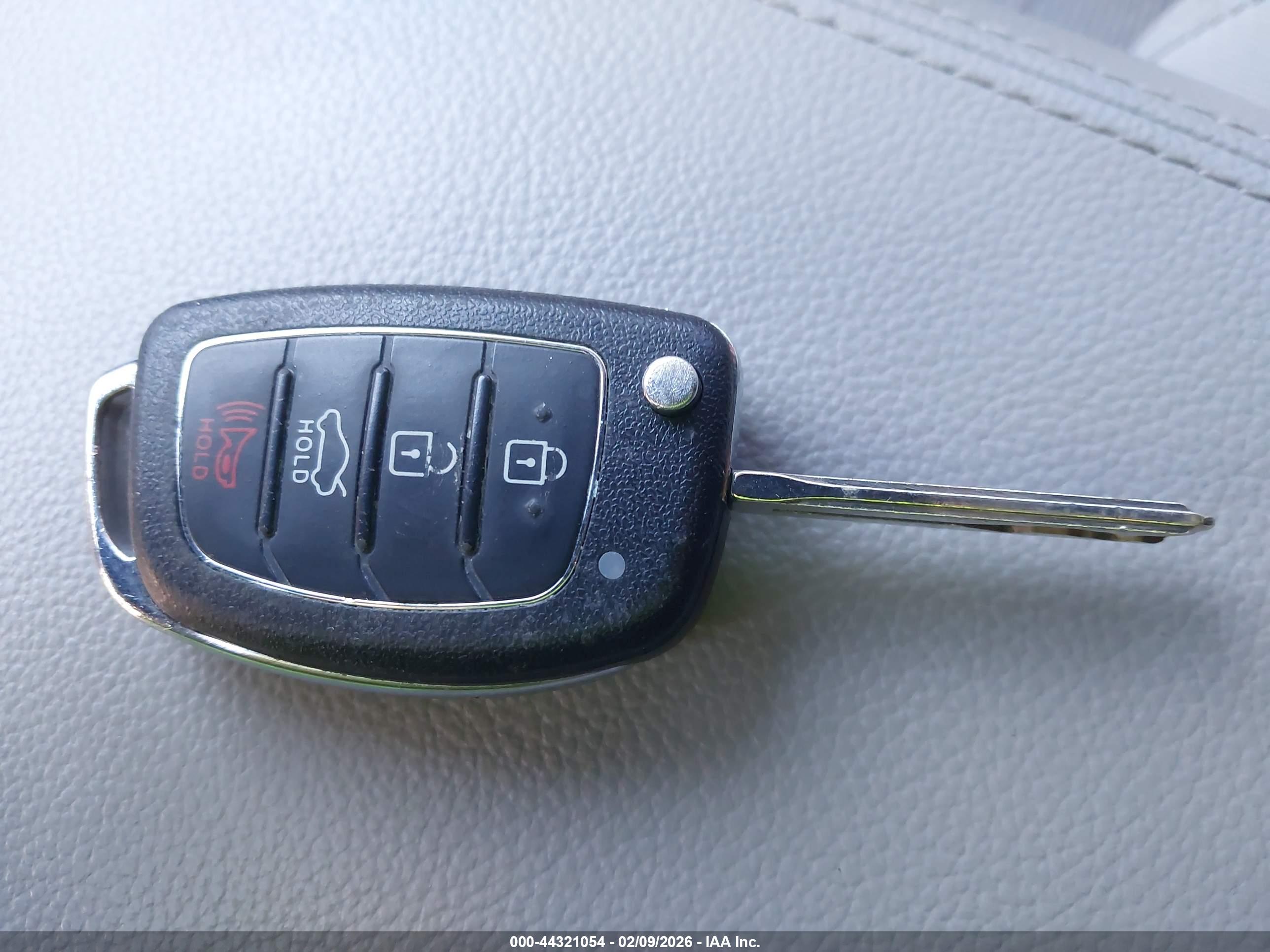 HYUNDAI SONATA image 11